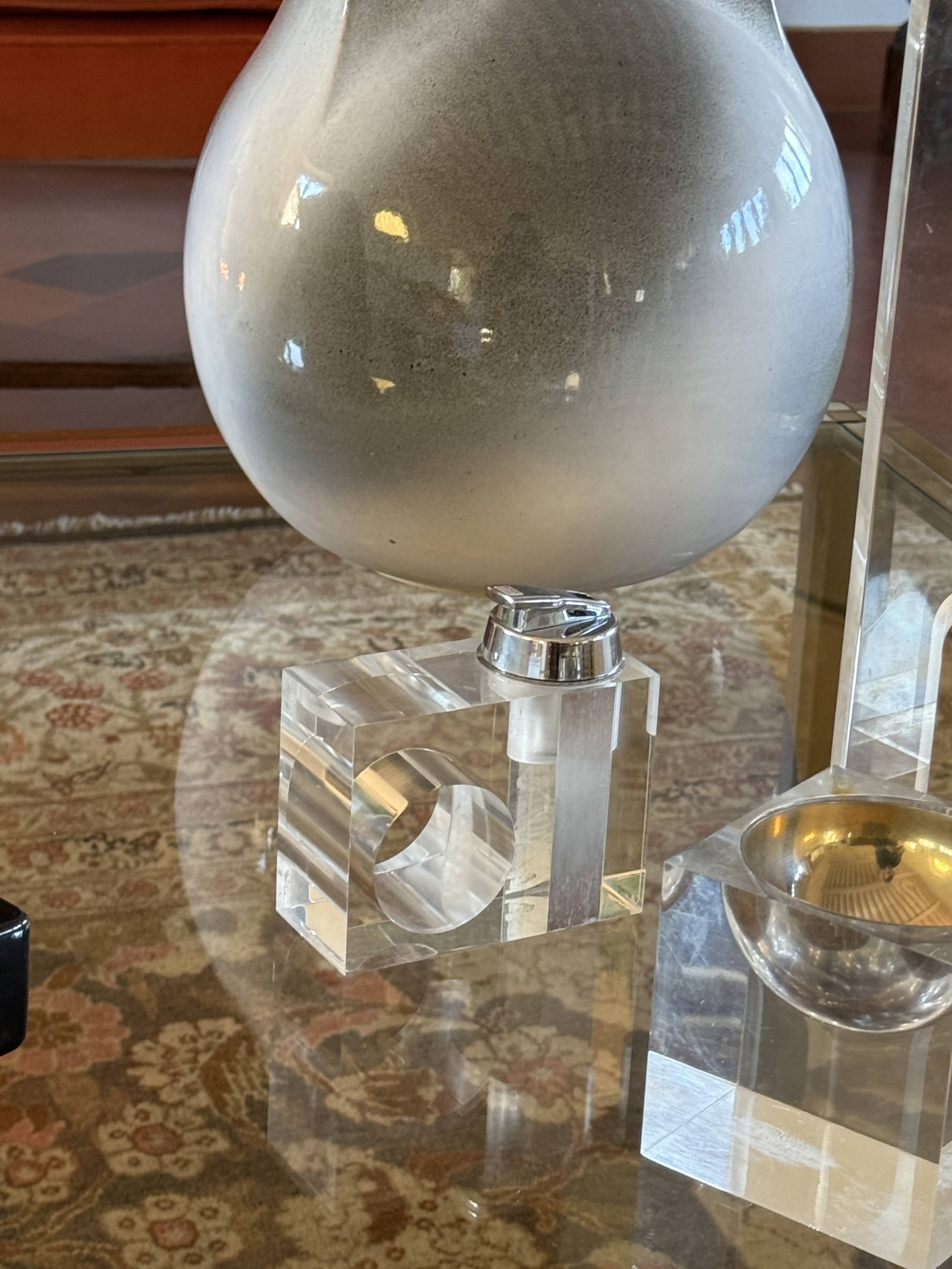 Space age clear lucite table lighter, Italy 1970s