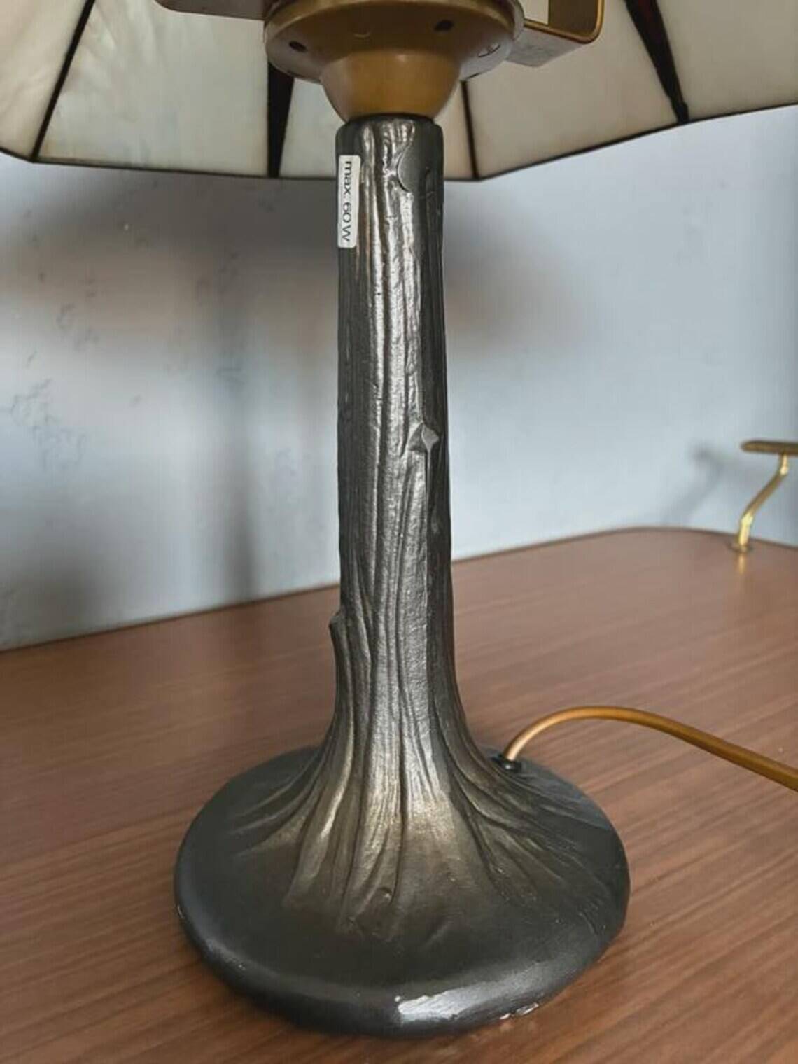 Honsel Tiffany-style table lamp, cream and red glass shade, 1970s