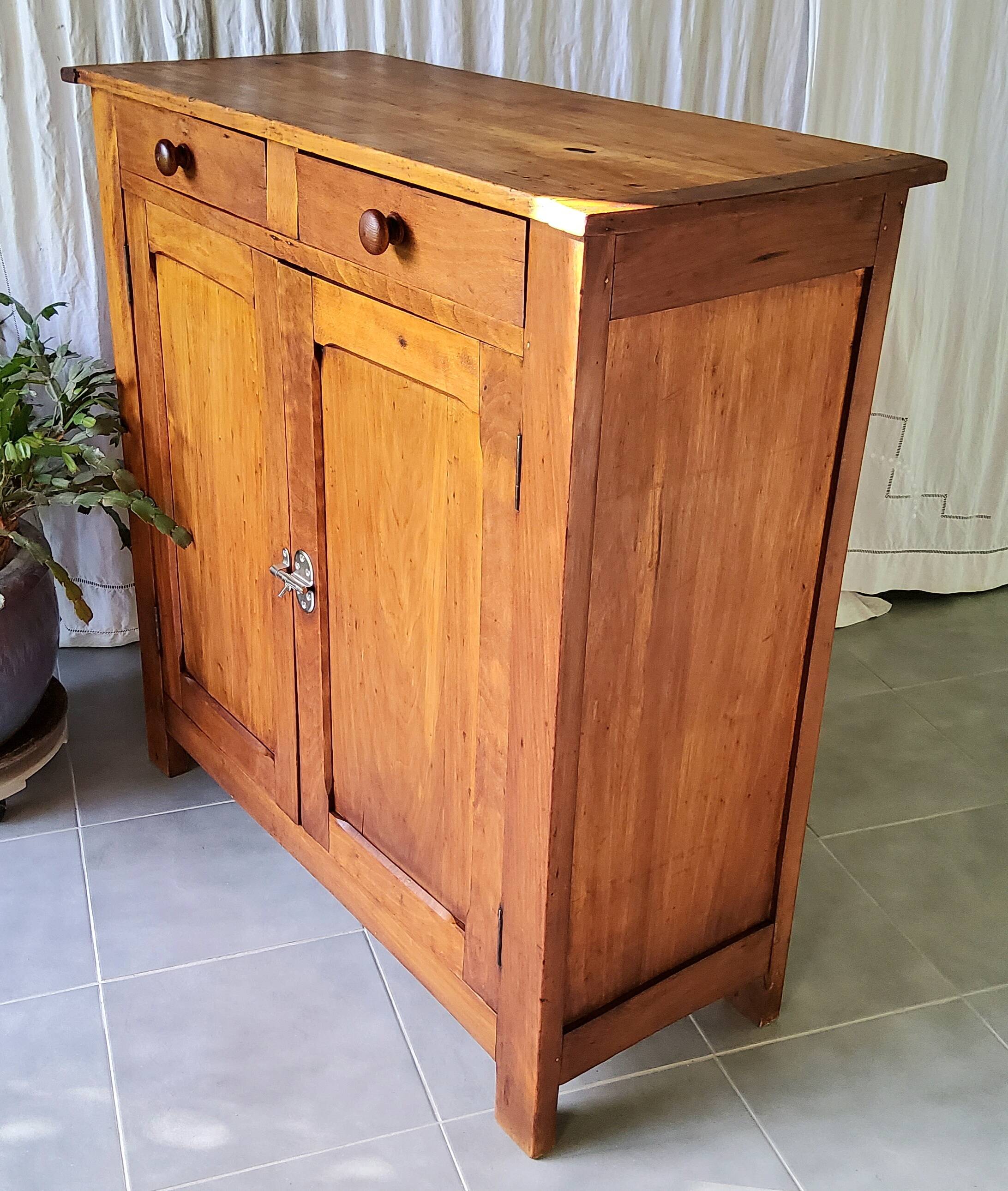 Rustic Parisian buffet