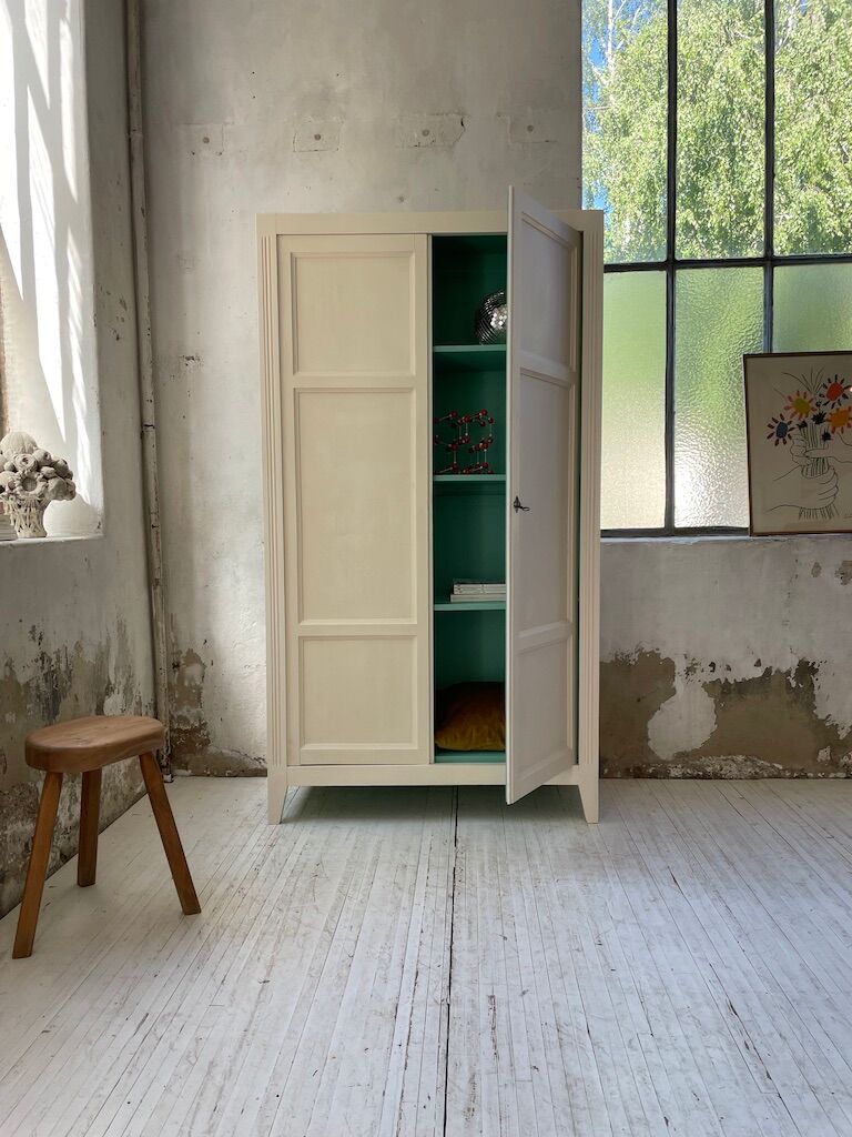 White and green cupboard