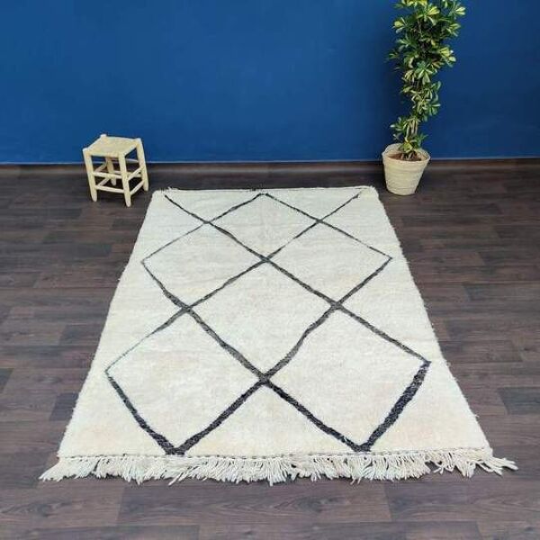 Tapis berbere beni ouarain motifs gravés 170x255 cm