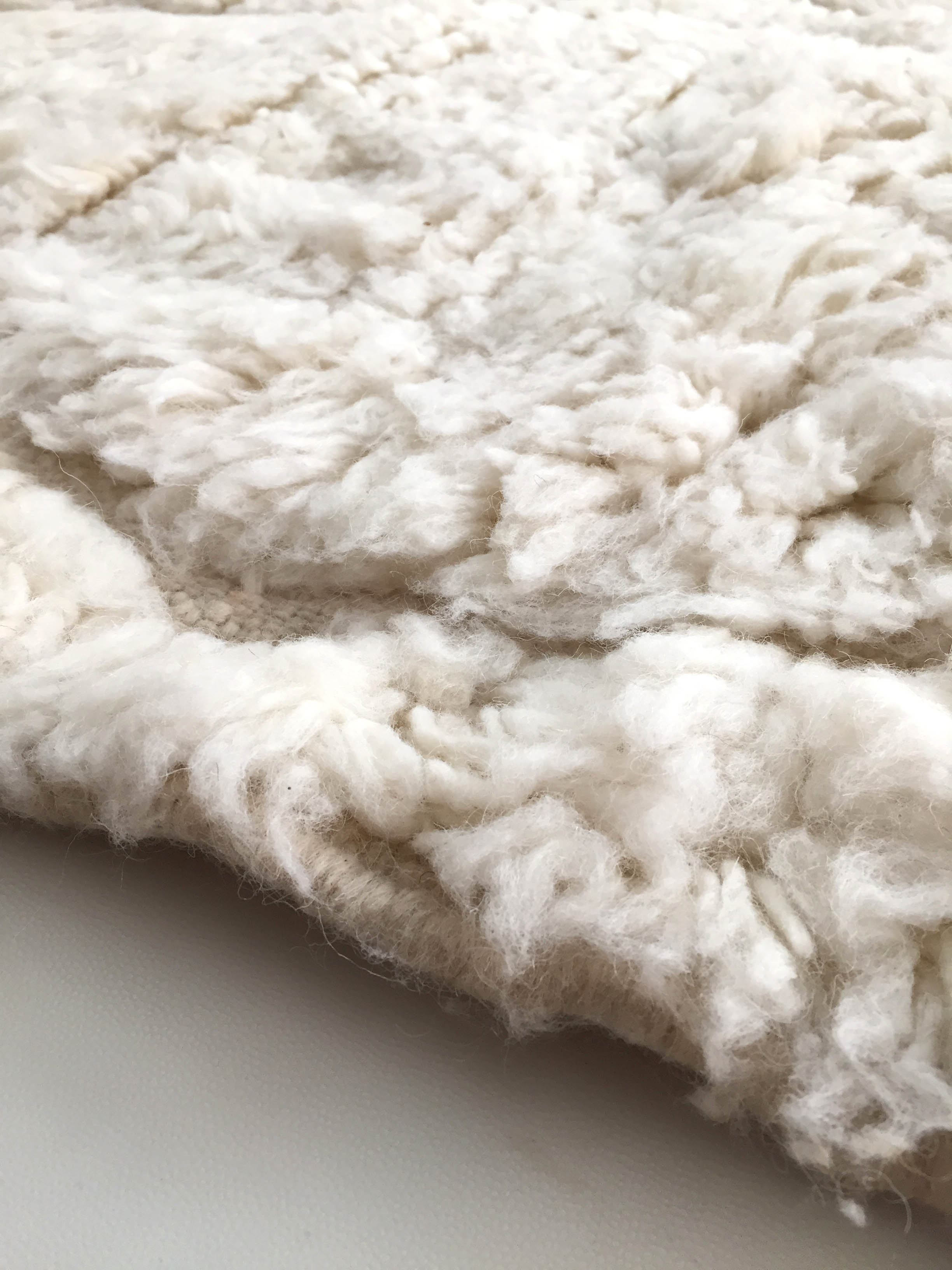 Moroccan Berber carpet blessed ouarain ecru plain with engraved diamonds 170x109cm