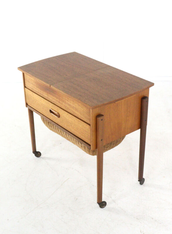 Table d'appoint / boîte de rangement pour bijoux