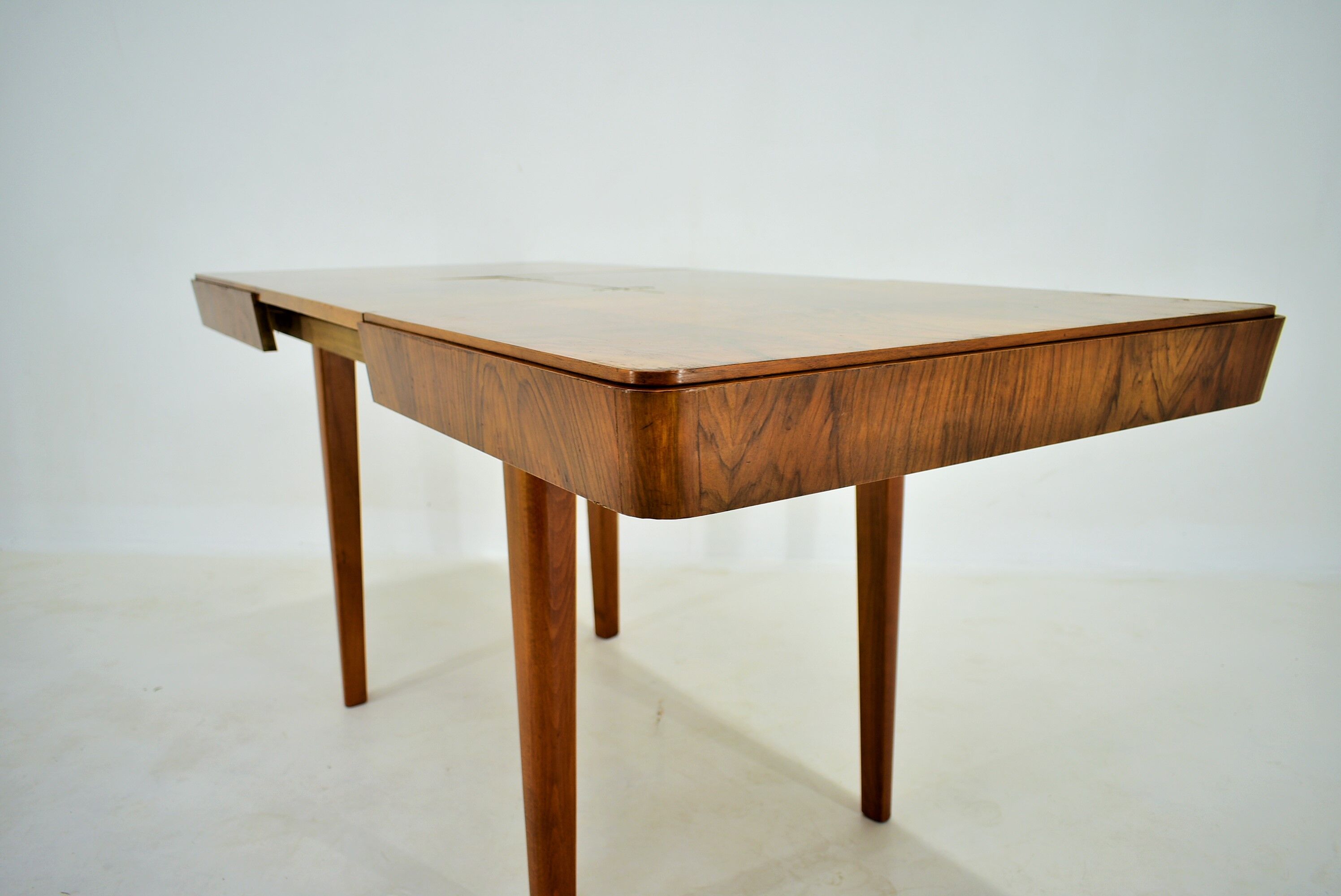 Table à manger extensible Jindřich Halabala pour UP Zavody, années 1950