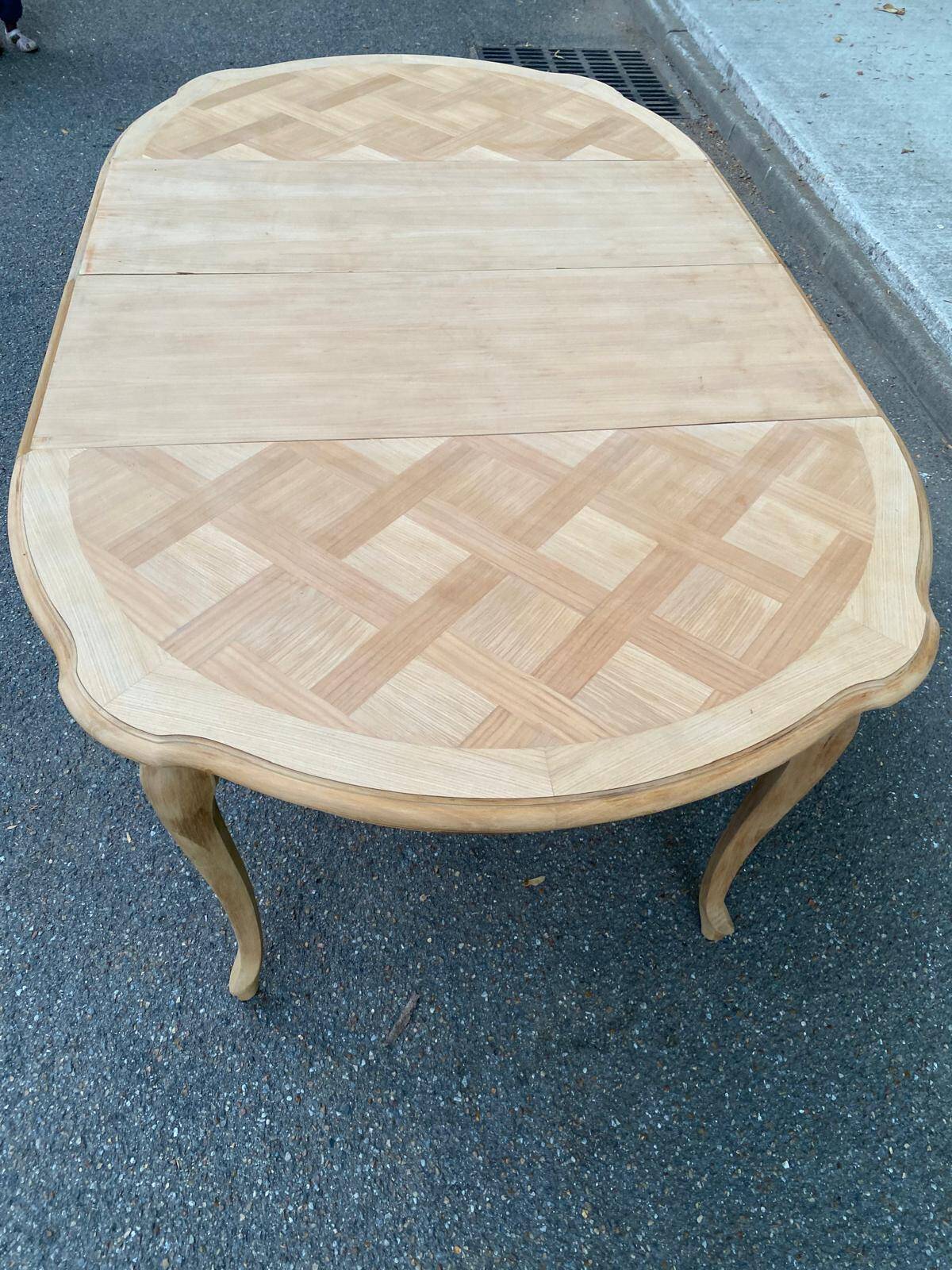 Round extendable dining table Louis XV stripped in solid cherry wood 1960