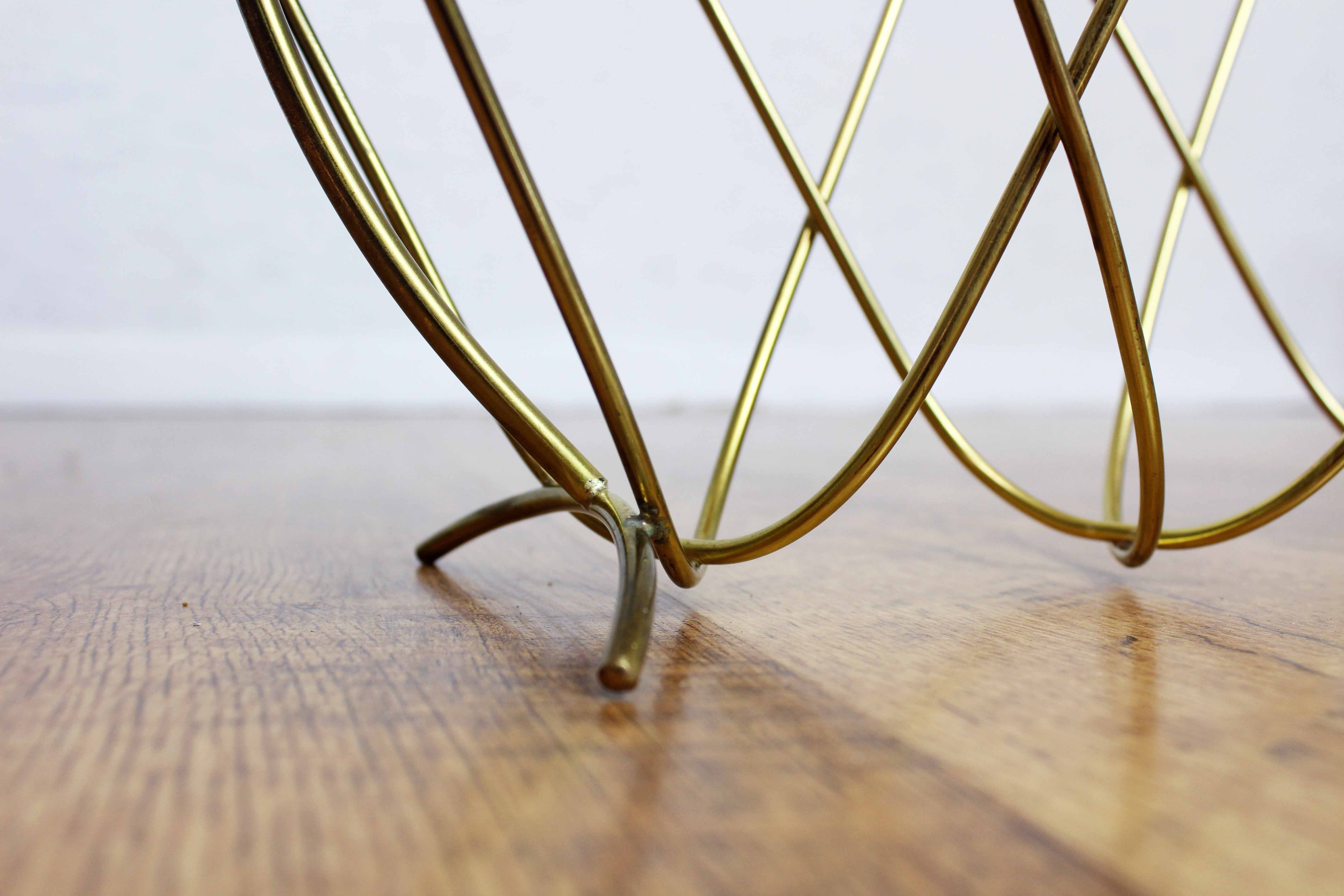 Magazine rack in brass 60