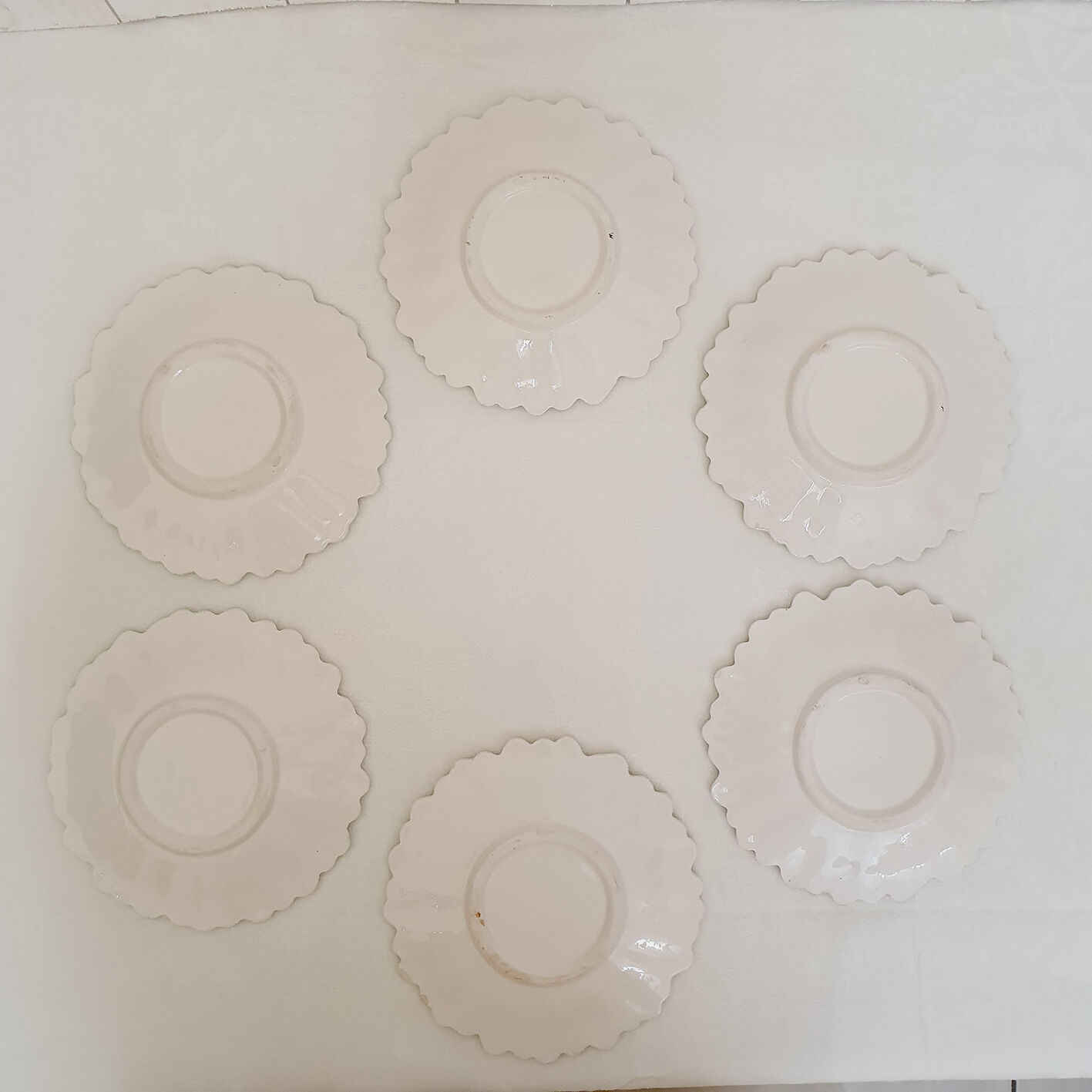 Set of 6 plates in slip "daisy"
