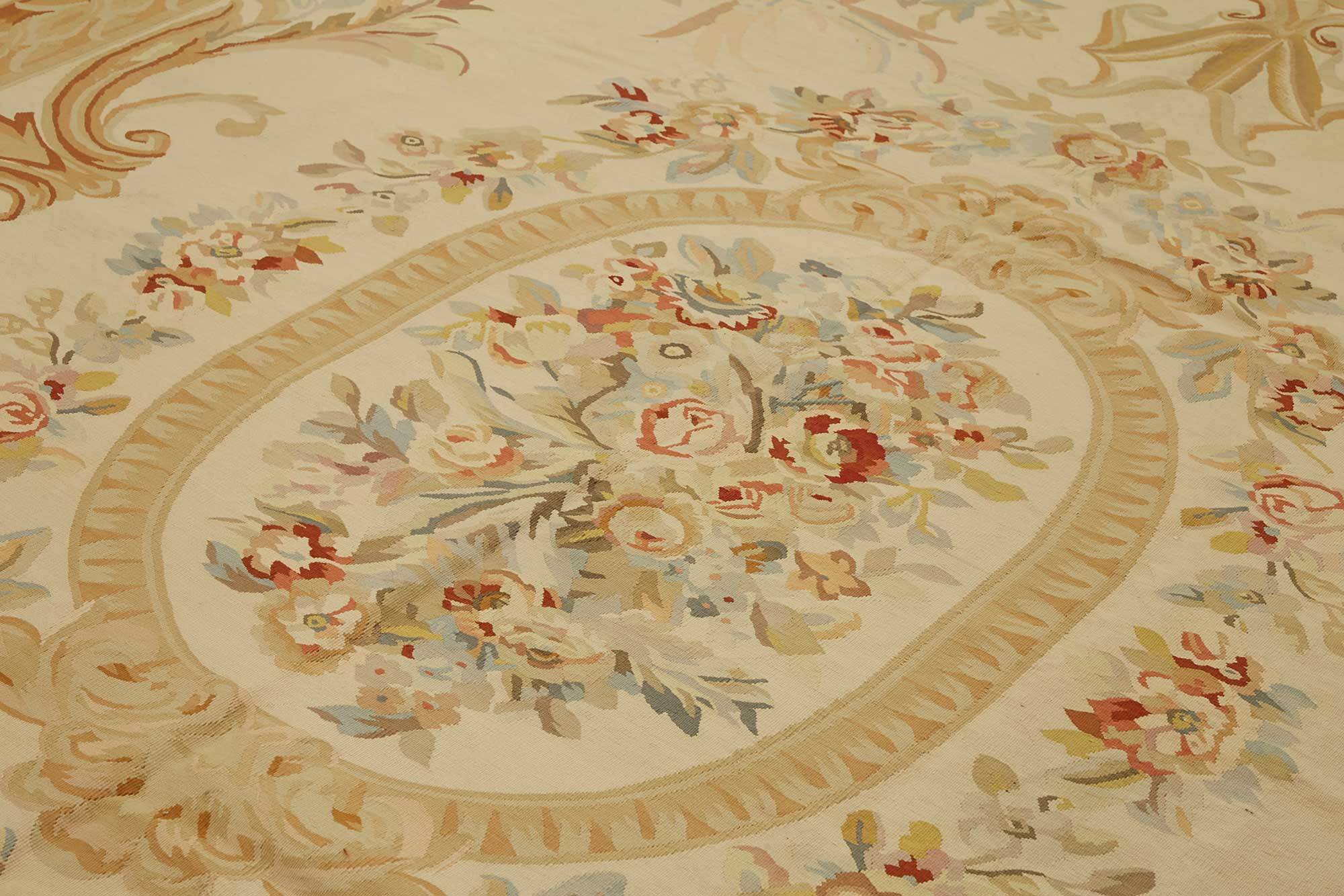 Handmade European Vintage Aubusson Kilim 275 cm x 354 cm