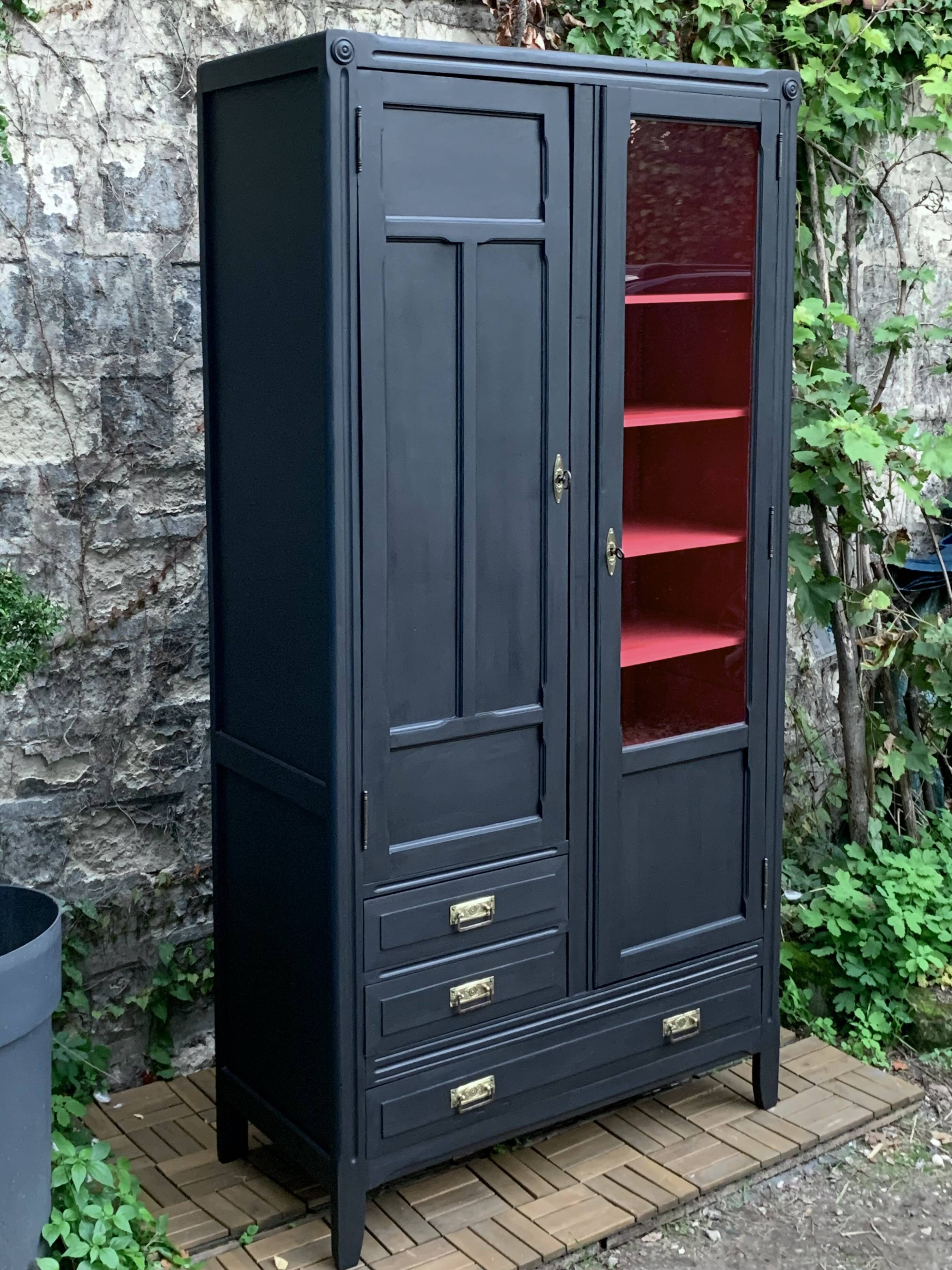 Parisian glazed hotel wardrobe 1930