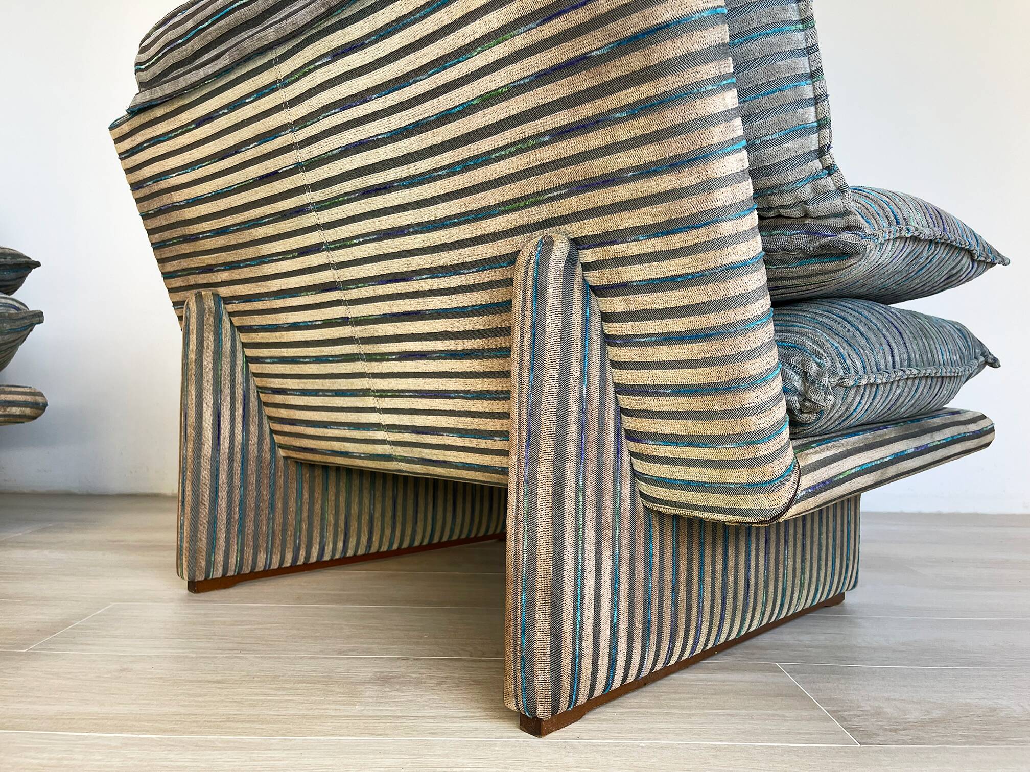 Fauteuil Grand Post Moderne des années 1980