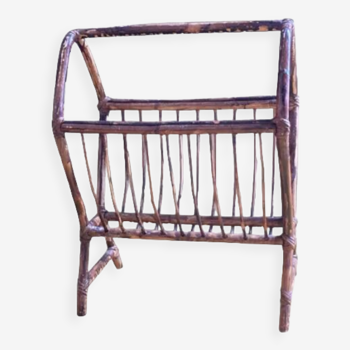 Porte revue rotin
