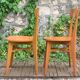 Paire de chaises bistrot caramel 1950