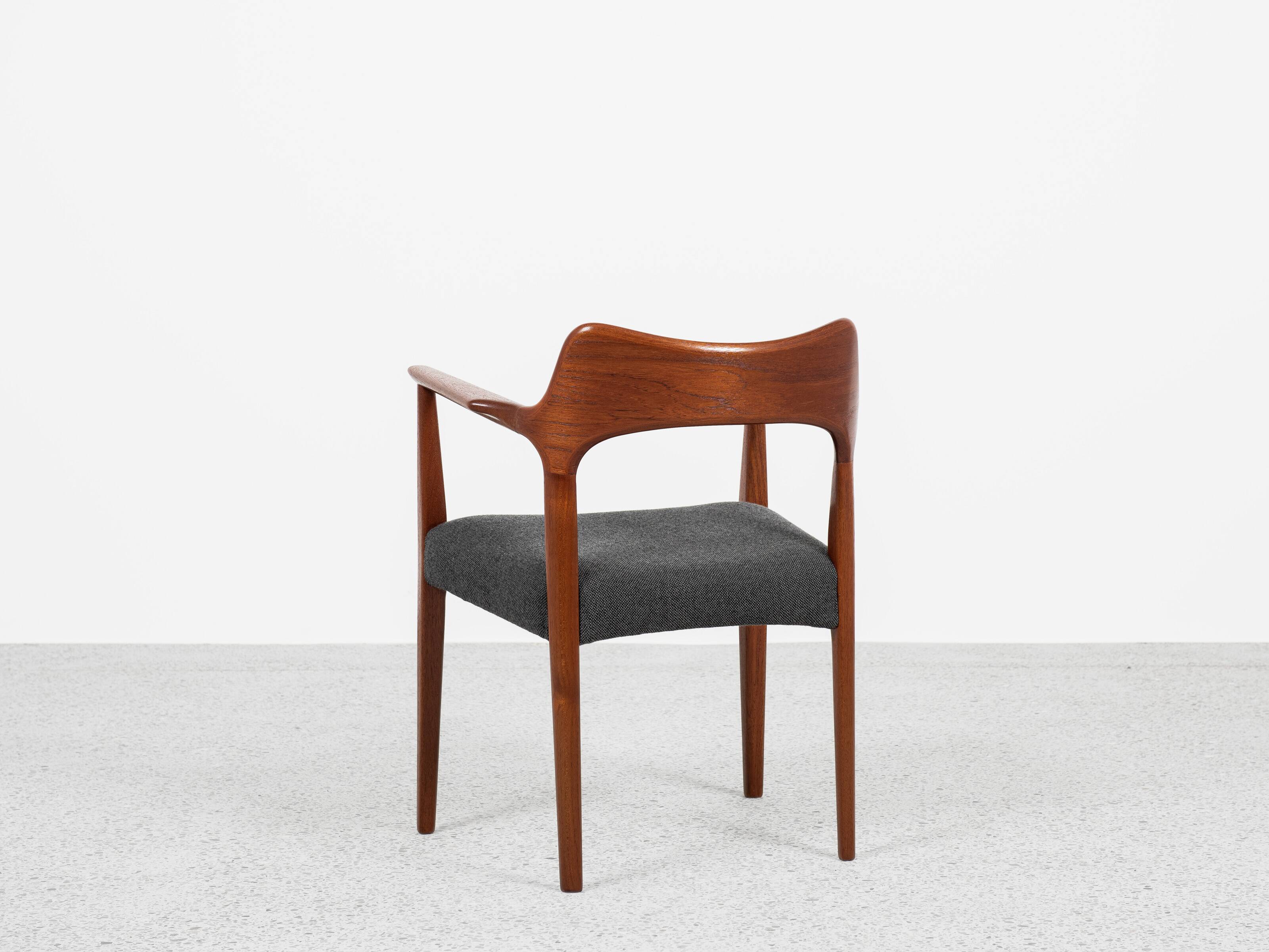 Midcentury Danish chair with armrests in teak by Arne Hovmand Olsen for Mogens Kold 1960s
