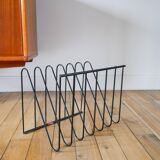 Black metal magazine rack Design attributed to François Arnal for Atelier A Made in France 1970