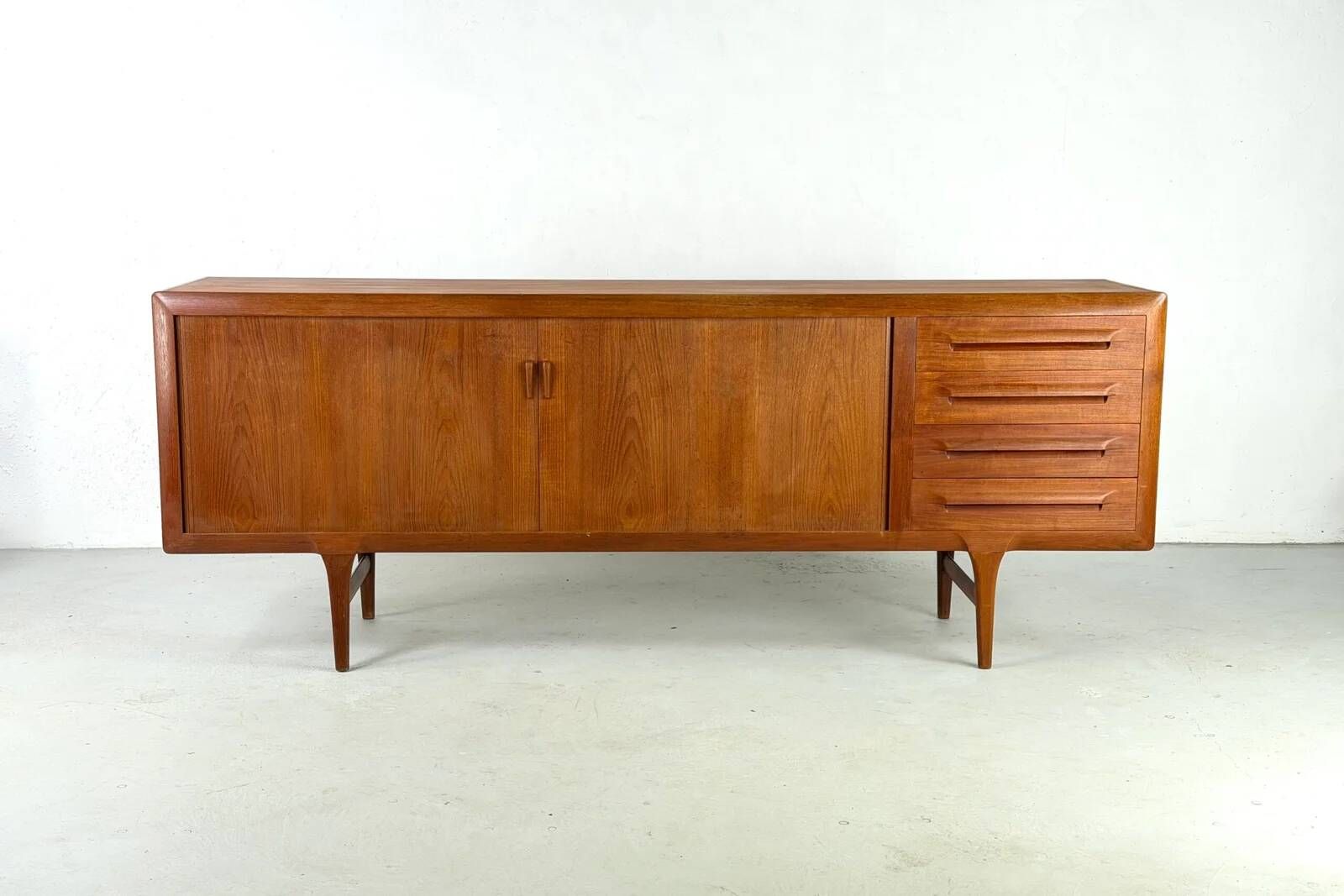 Enfilade FA32 by Ib Kofod-Larsen for Faarup – 1960s