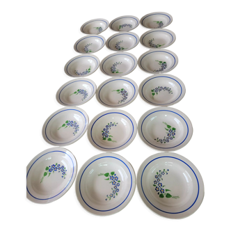Set of 18 Niderviller hollow plates