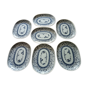 Un lot de 7 assiettes
