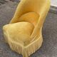 Fauteuil crapaud en velours jaune moutarde du 19ème