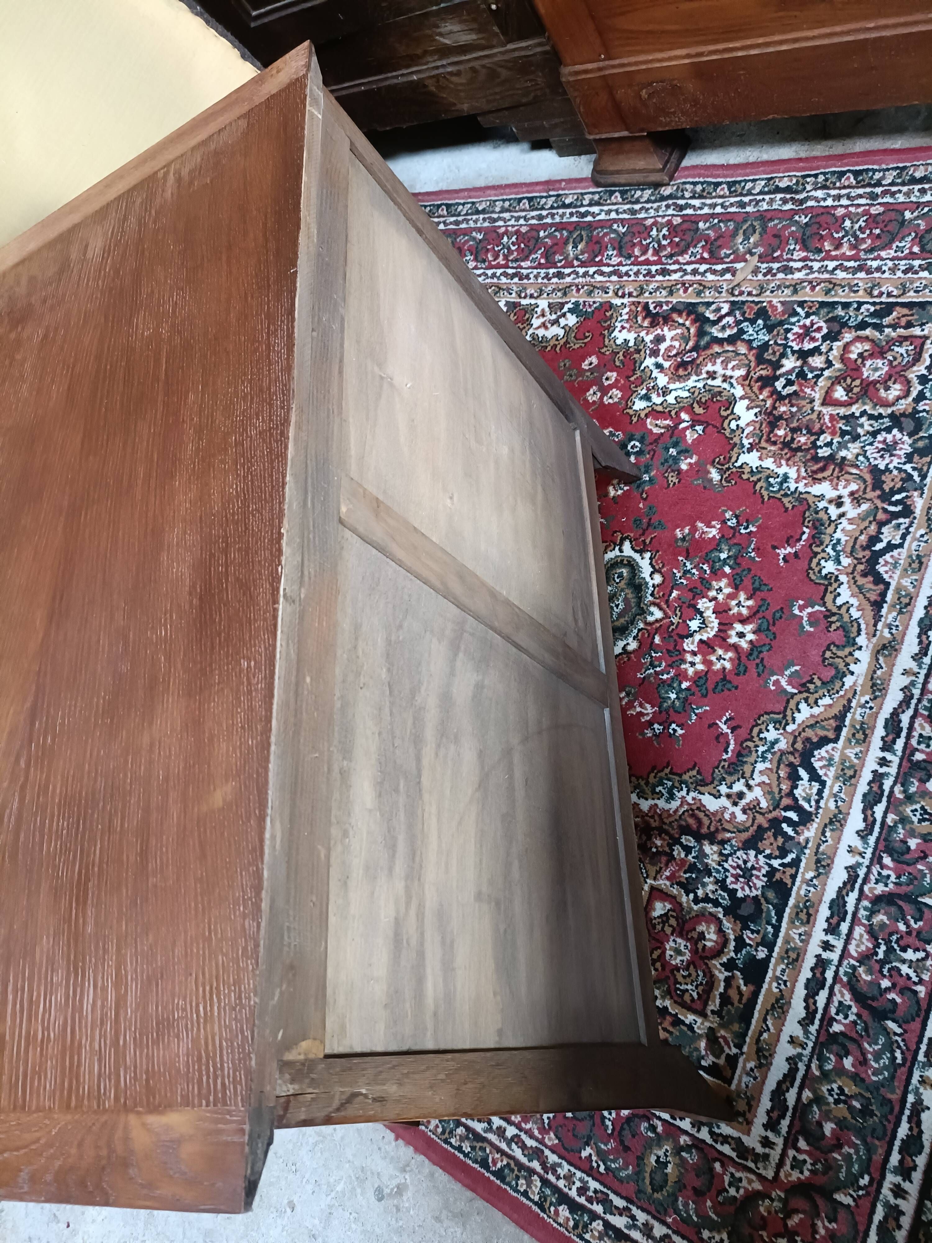 Scandinavian chest of drawers with three drawers in oak feet compass