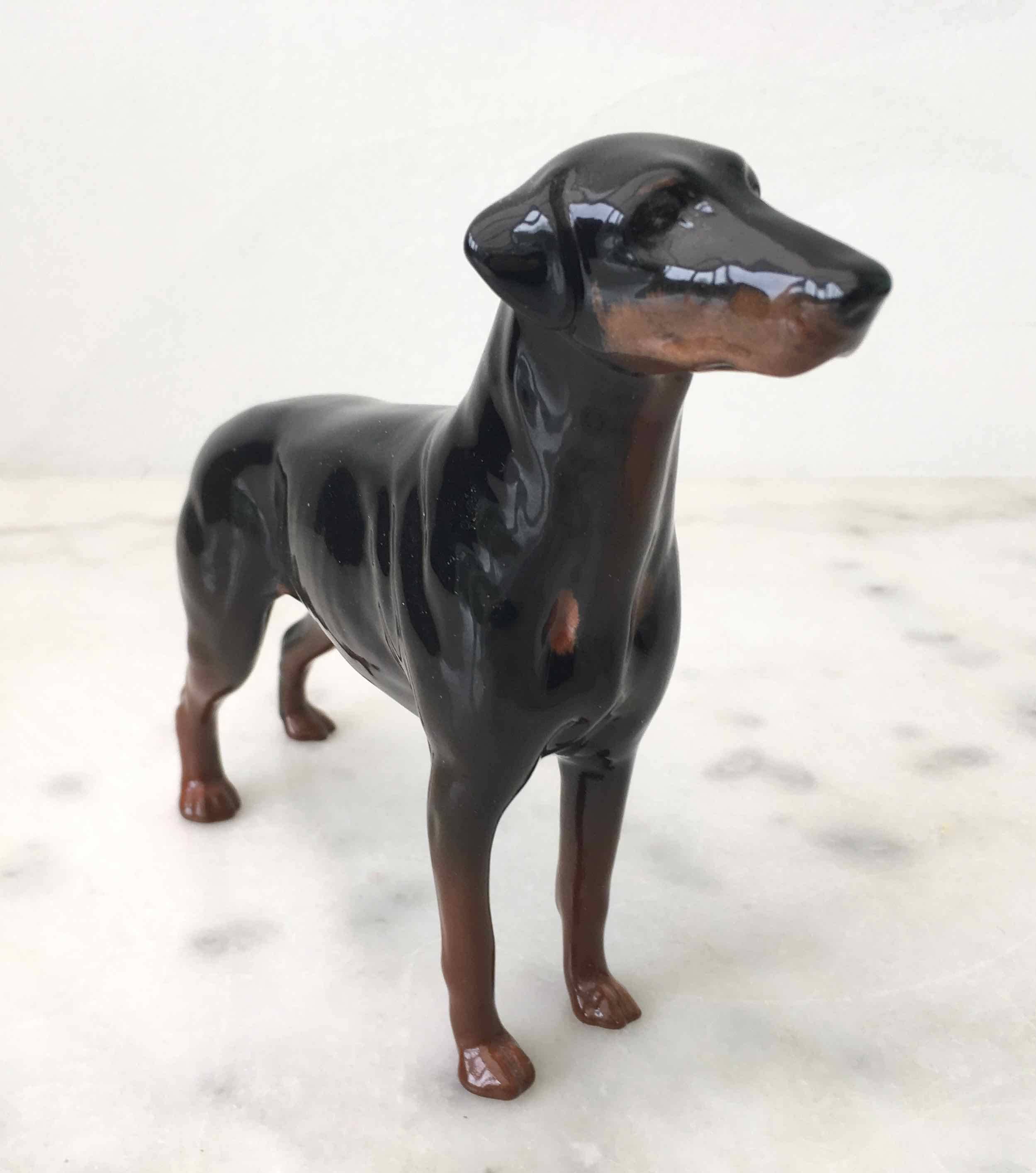 Chien en porcelaine John Beswick
