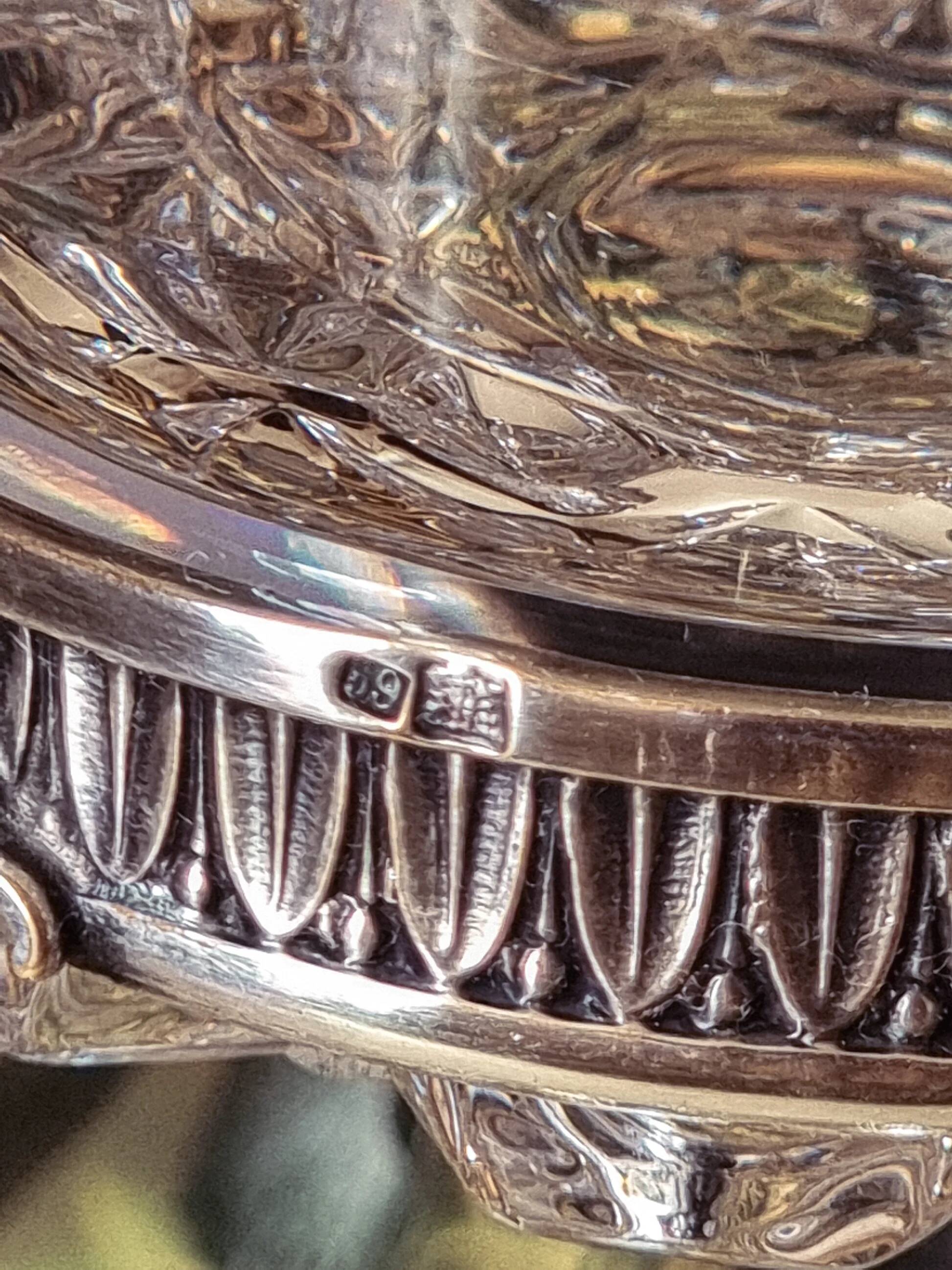 Boîte en cristal et métal argenté