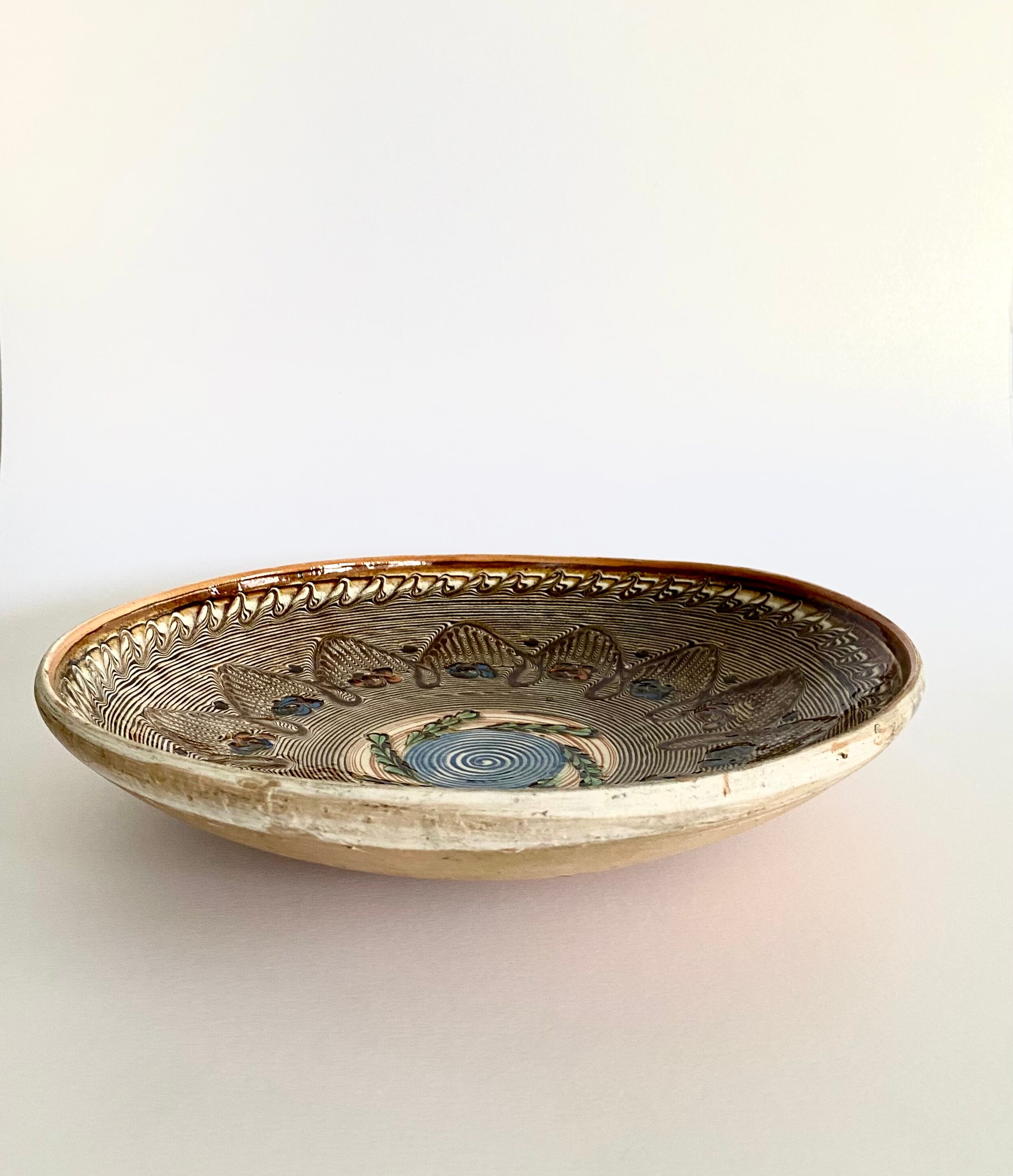 Romanian ceramic dish from Horezu