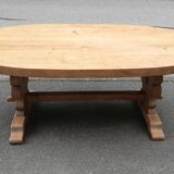 Oval farmhouse table