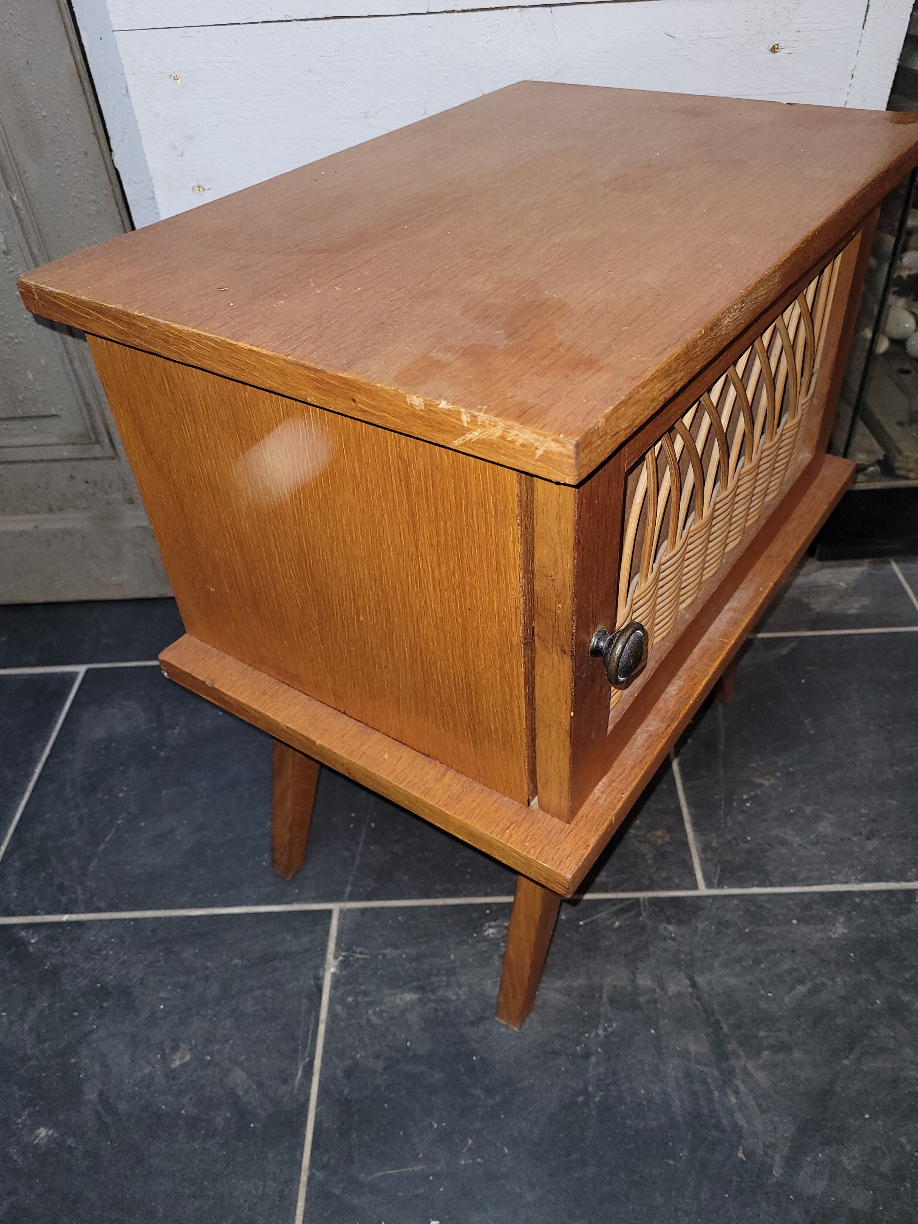 Table de chevet en rotin
