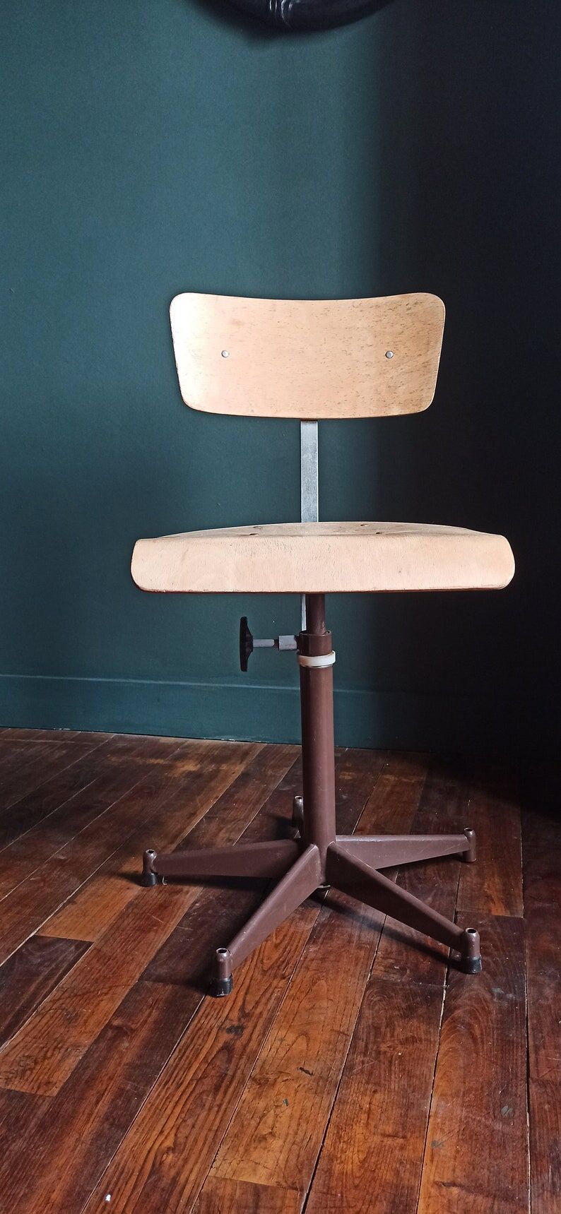Vintage swivel workshop chair