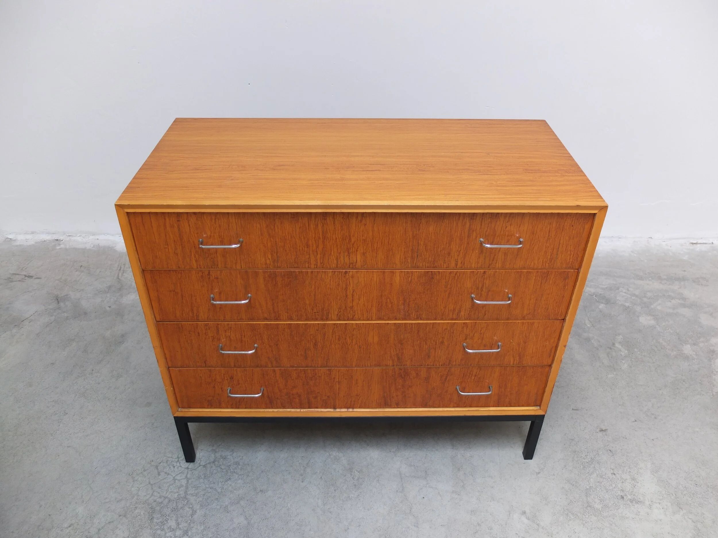 Commode des années 50 dans le style de Jos De Mey.