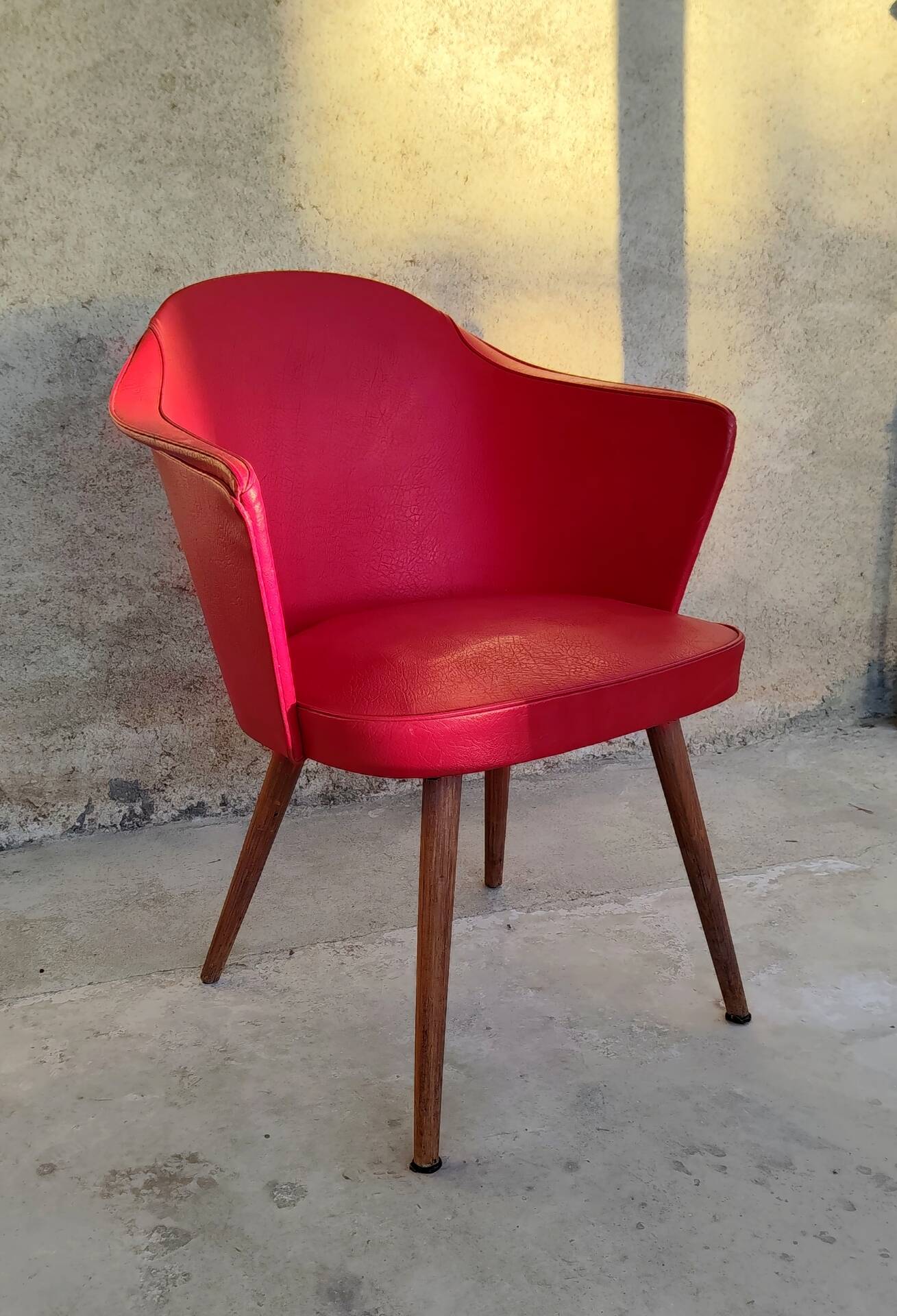 Cocktail chair in wood and red moleskin - 1960s
