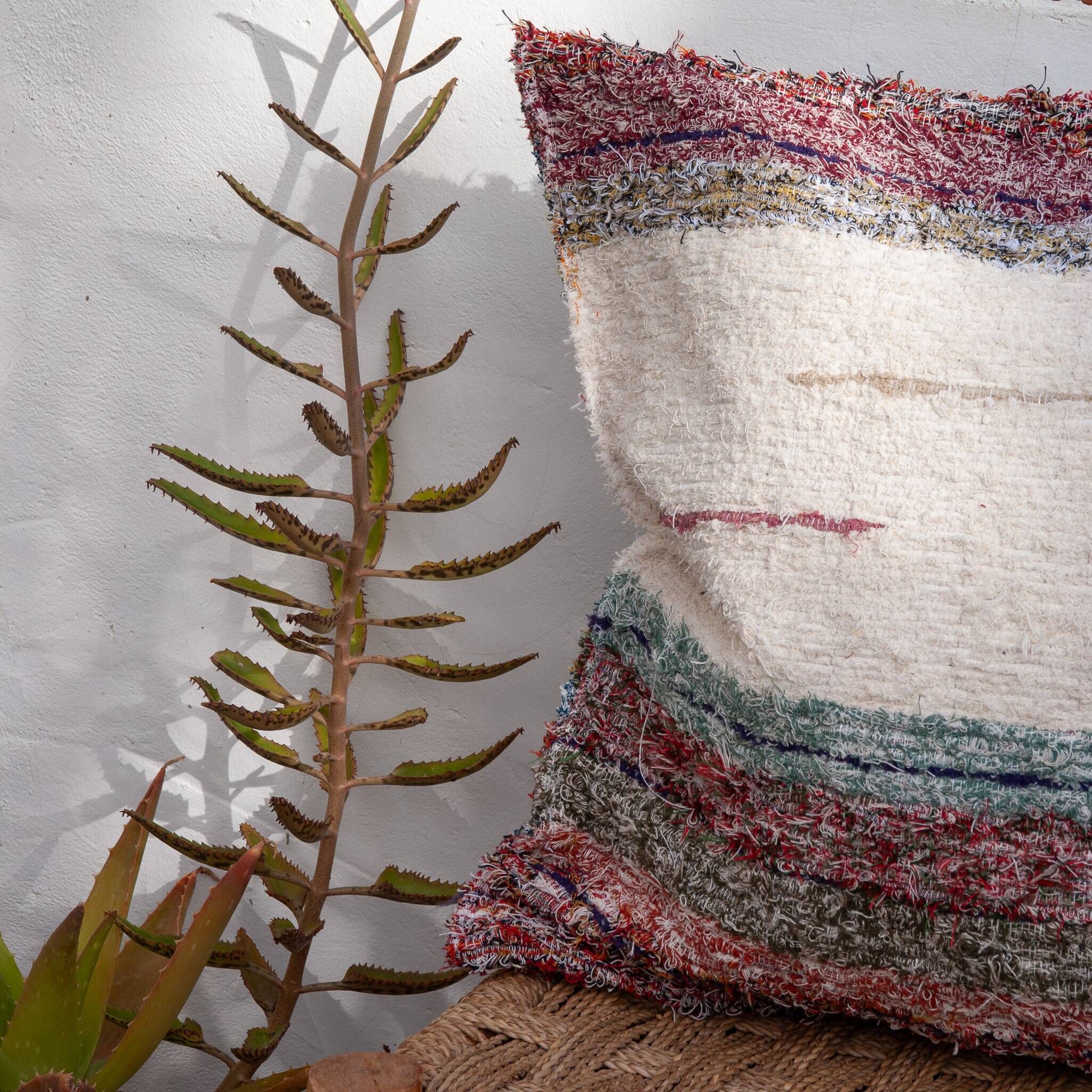 Housse de coussin artisanale en coton recyclé tissé main