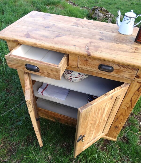 Buffet ancien style campagne