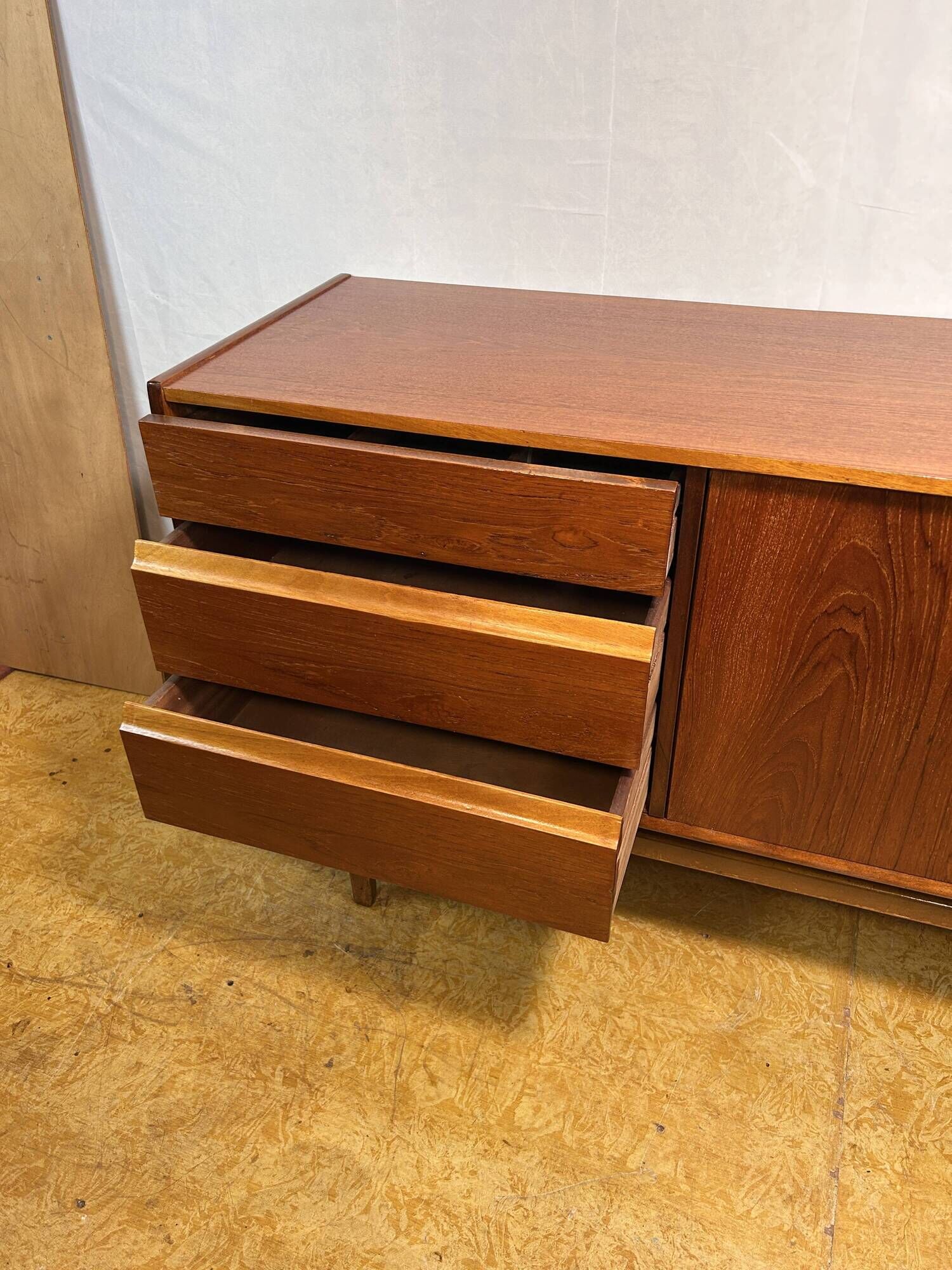 Stunning Mid Century Retro Vintage Teak Sideboard by Nathan Furniture 1960