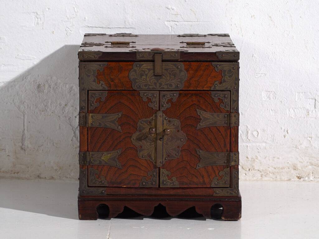 Ancient Japanese keyaki wooden kyōdai-bako with mirror, Meiji/Taishō period (circa 1890-1925) #27