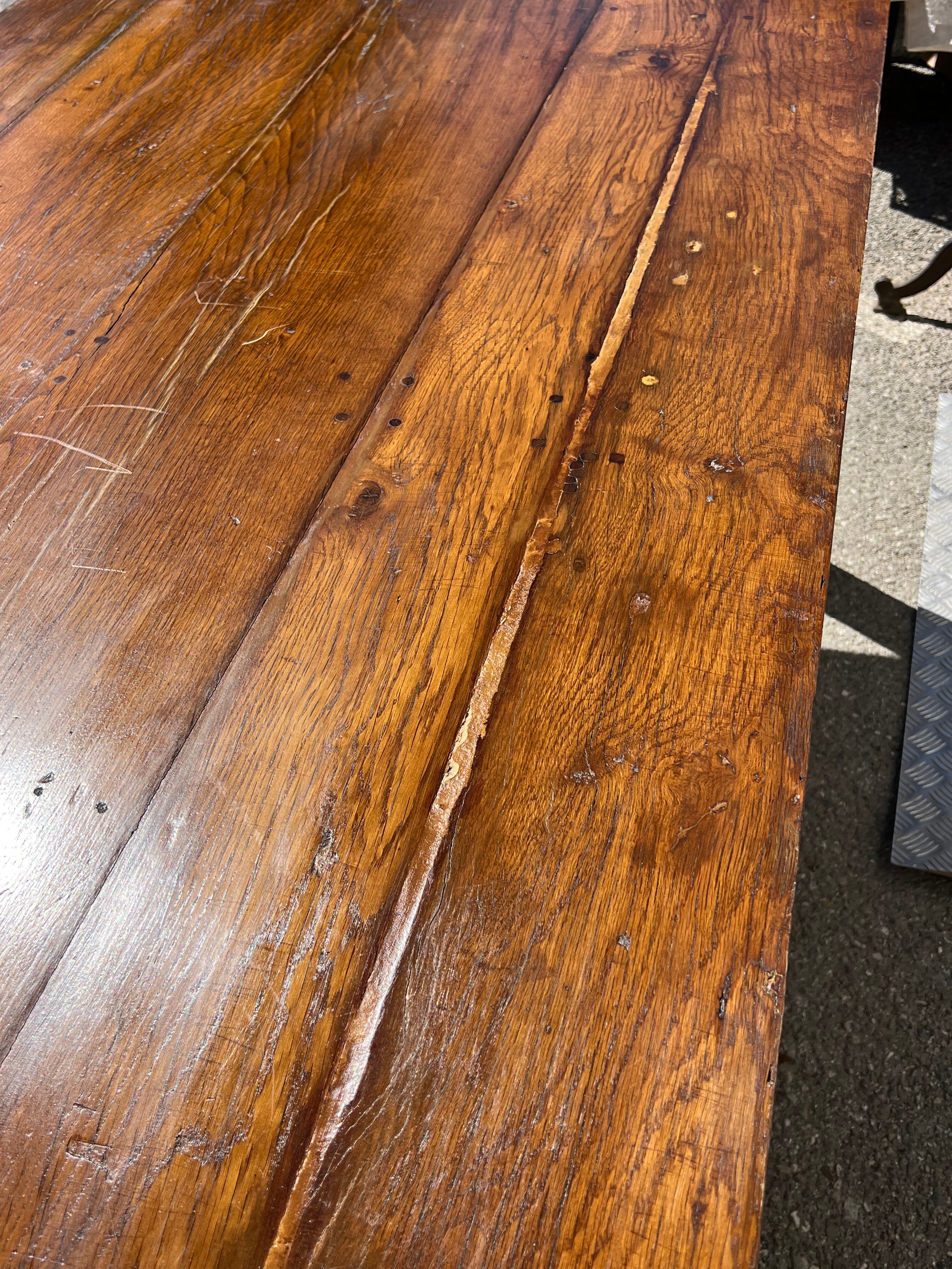 Farm table