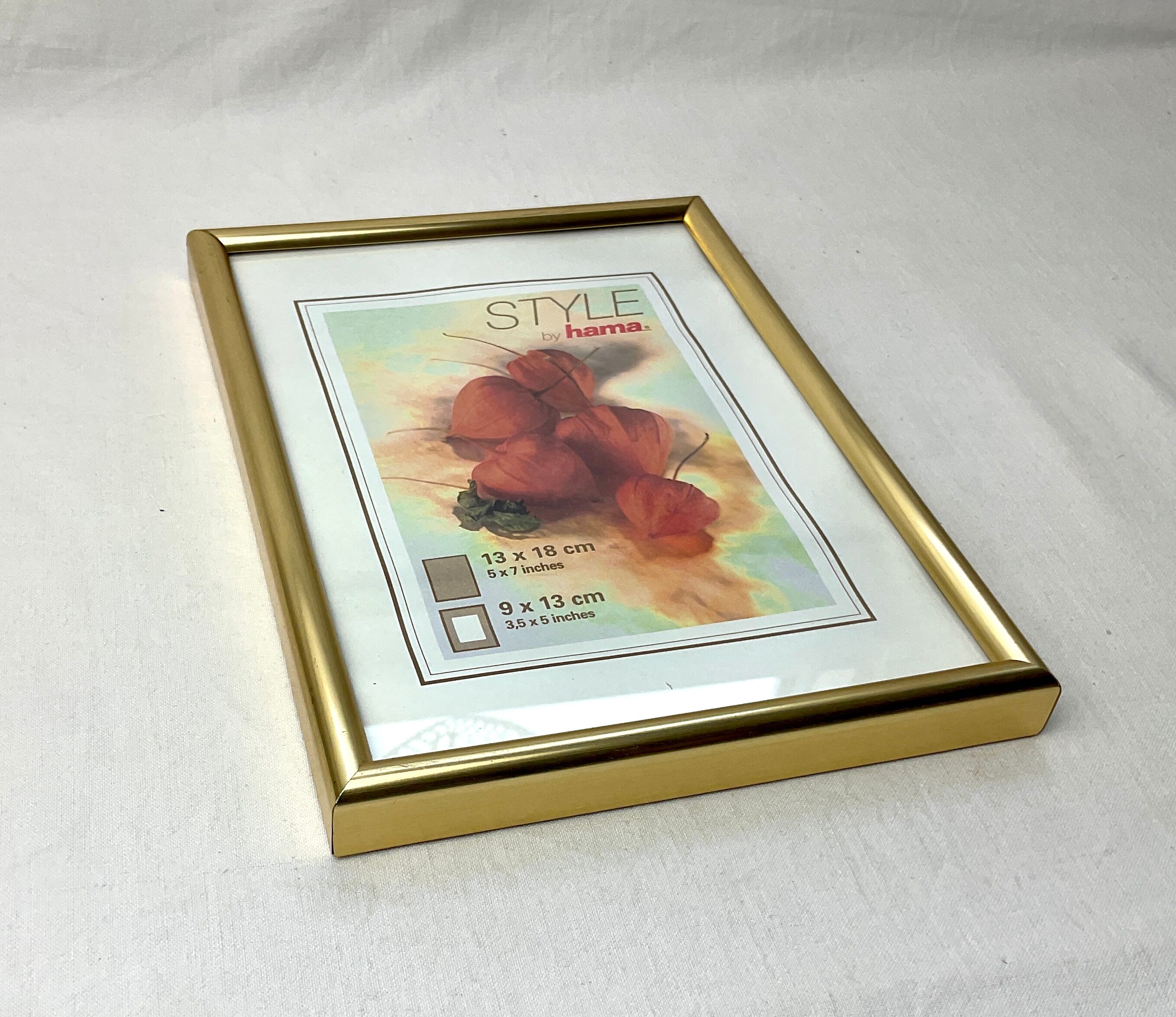 Hama golden wall frame