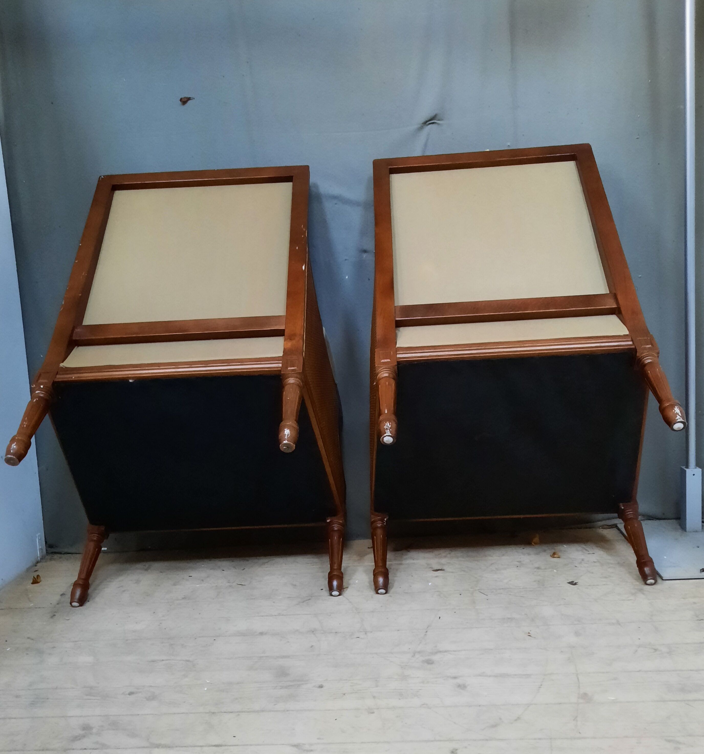 Pair of shepherd Louis XVI style