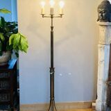 Lampadaire Art Déco époque début XXe en laiton massif, abat jour chapiteau