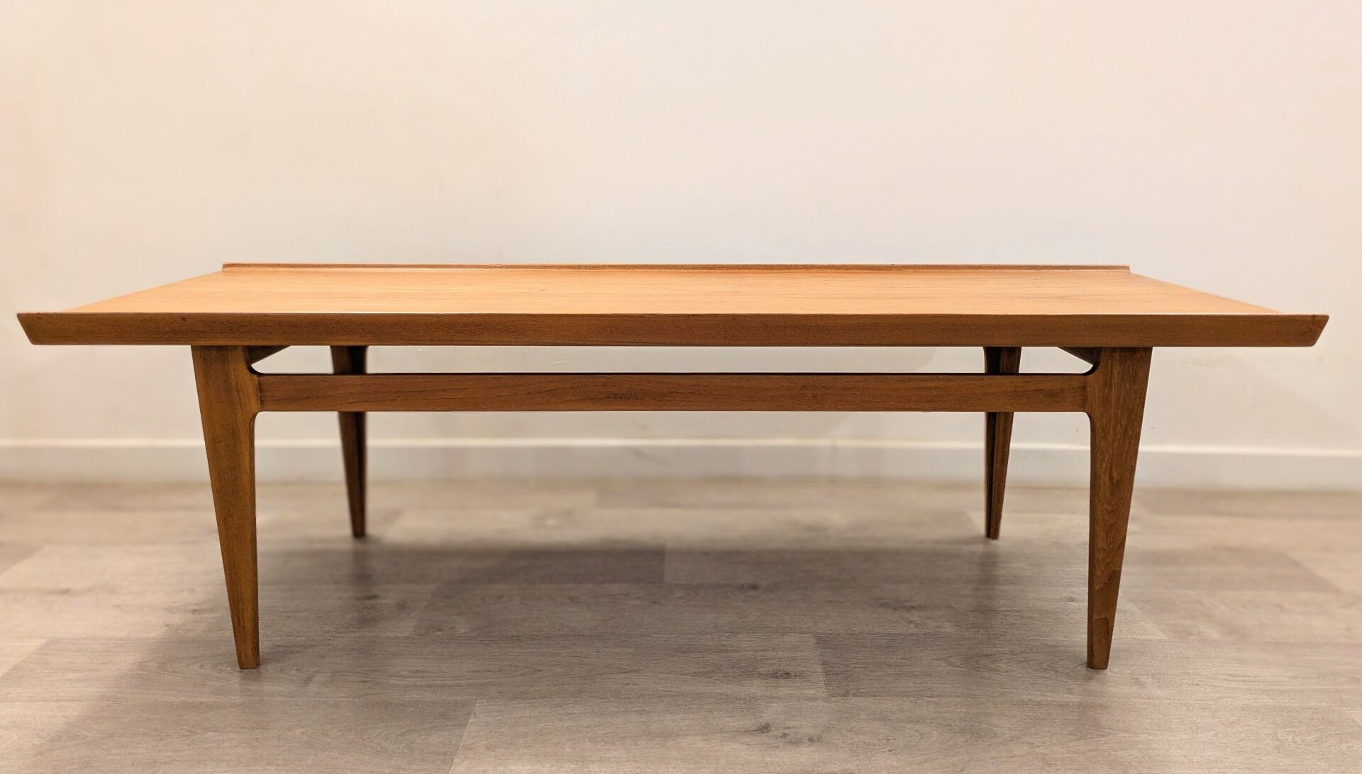 Finn Juhl – Coffee table Series 500 France & Søn in solid teak – Danema