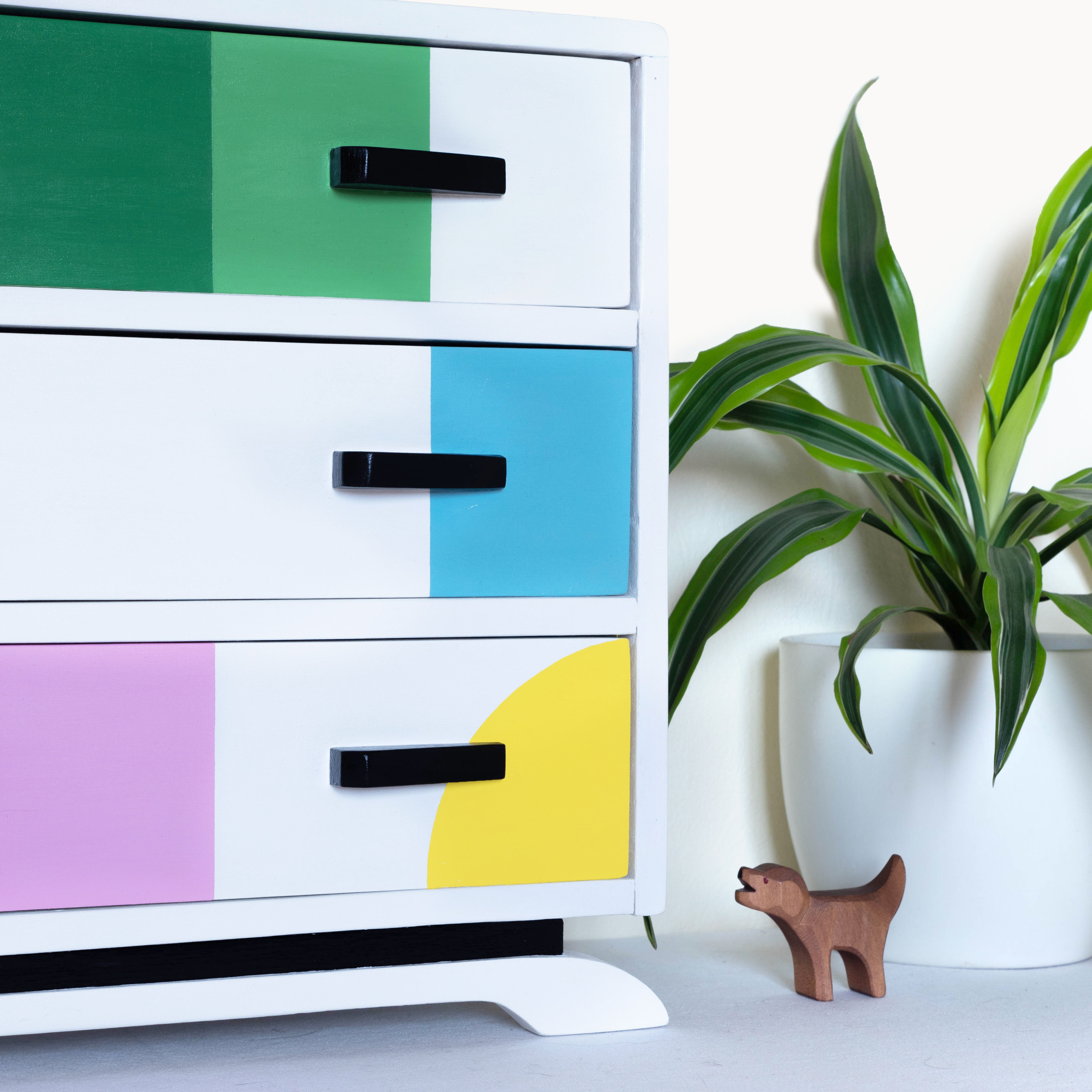 Doll chest of drawers