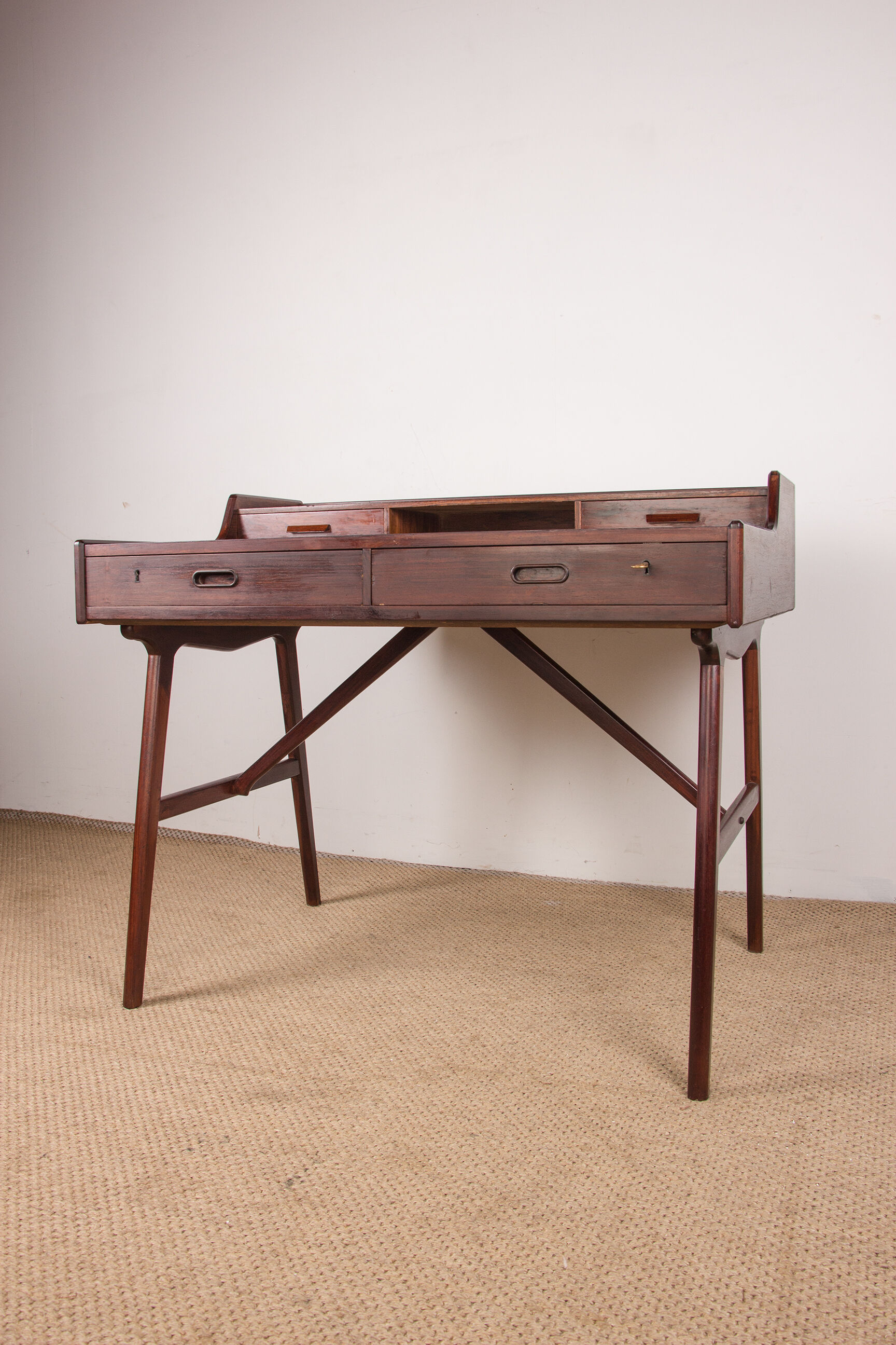 Danish rosewood desk, model 56 by Arne Wahl Iversen for Vinde Mobelfabrik 1960.
