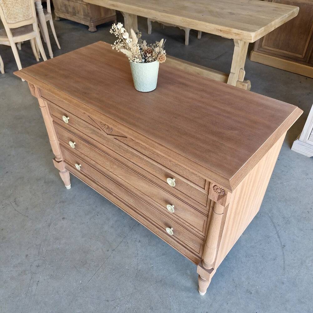 Mahogany chest of drawers – reinterpreted Louis XVI style