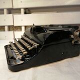 Former Royal Junior Mechanical typewriter