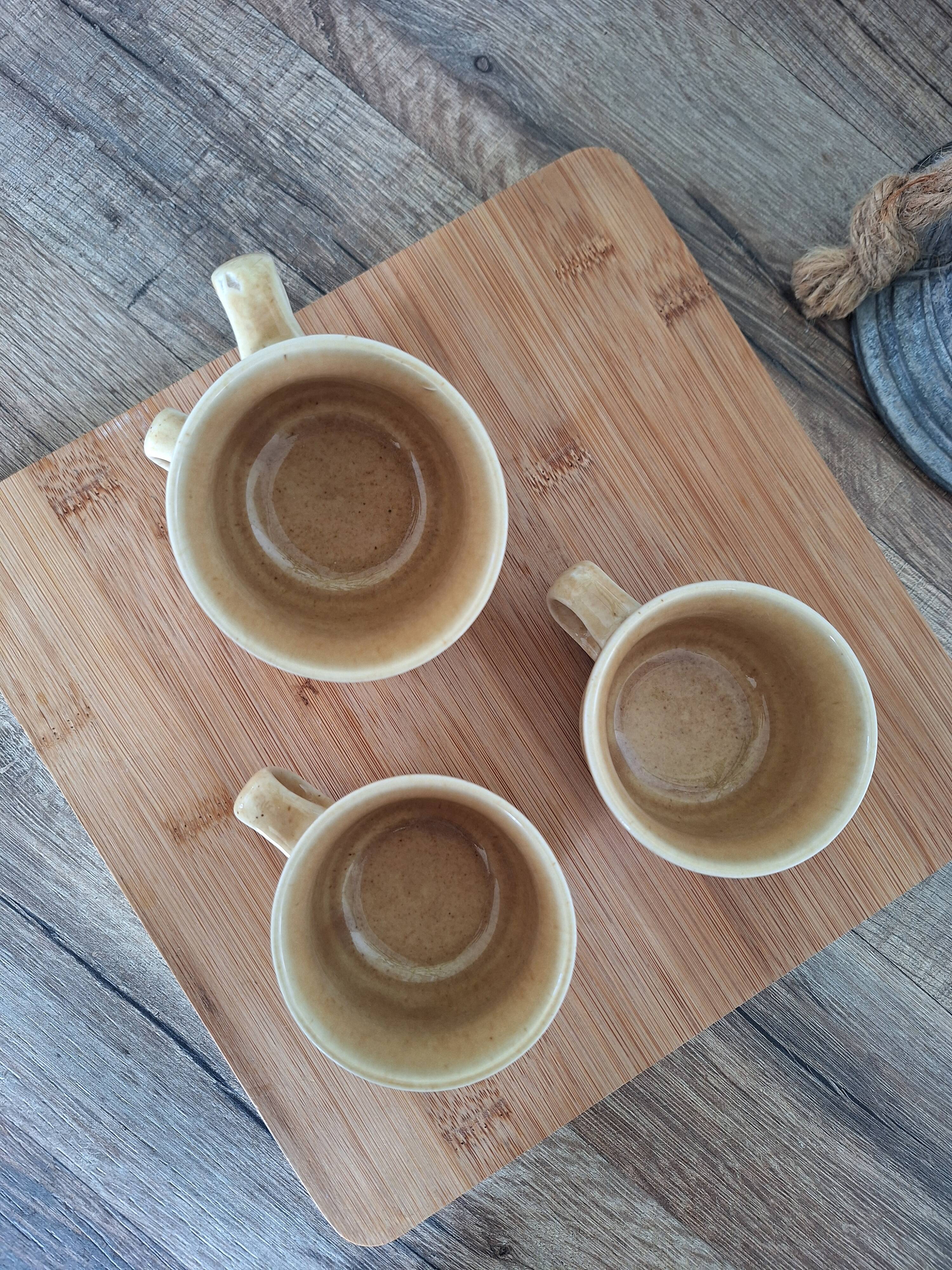 Tasses couleur beige miel