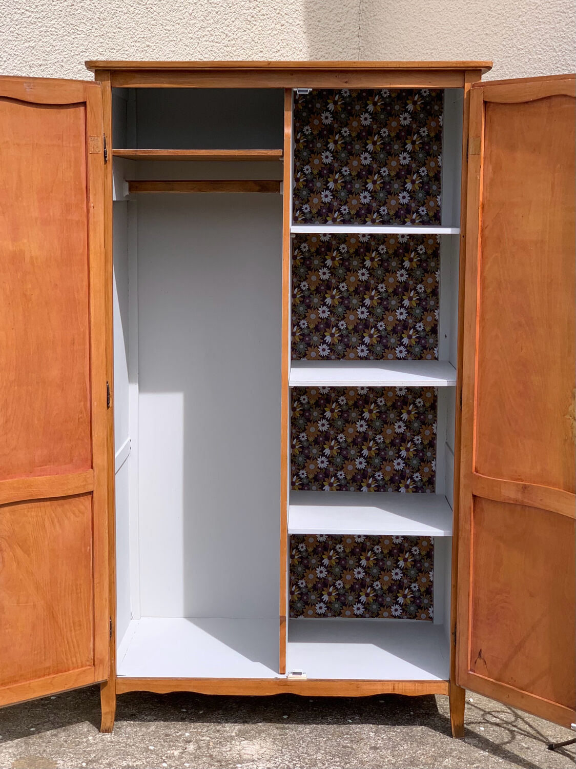 Vintage Parisian cabinet 1970s