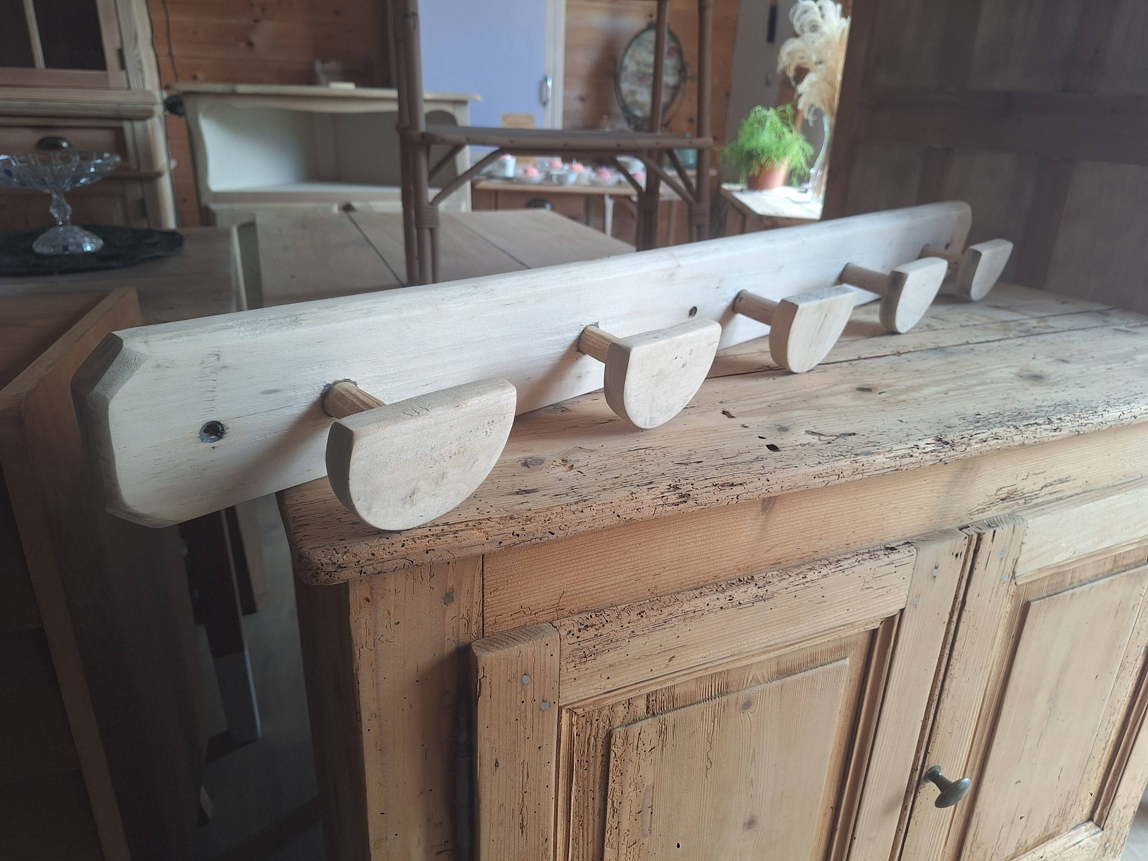 Wall coat rack