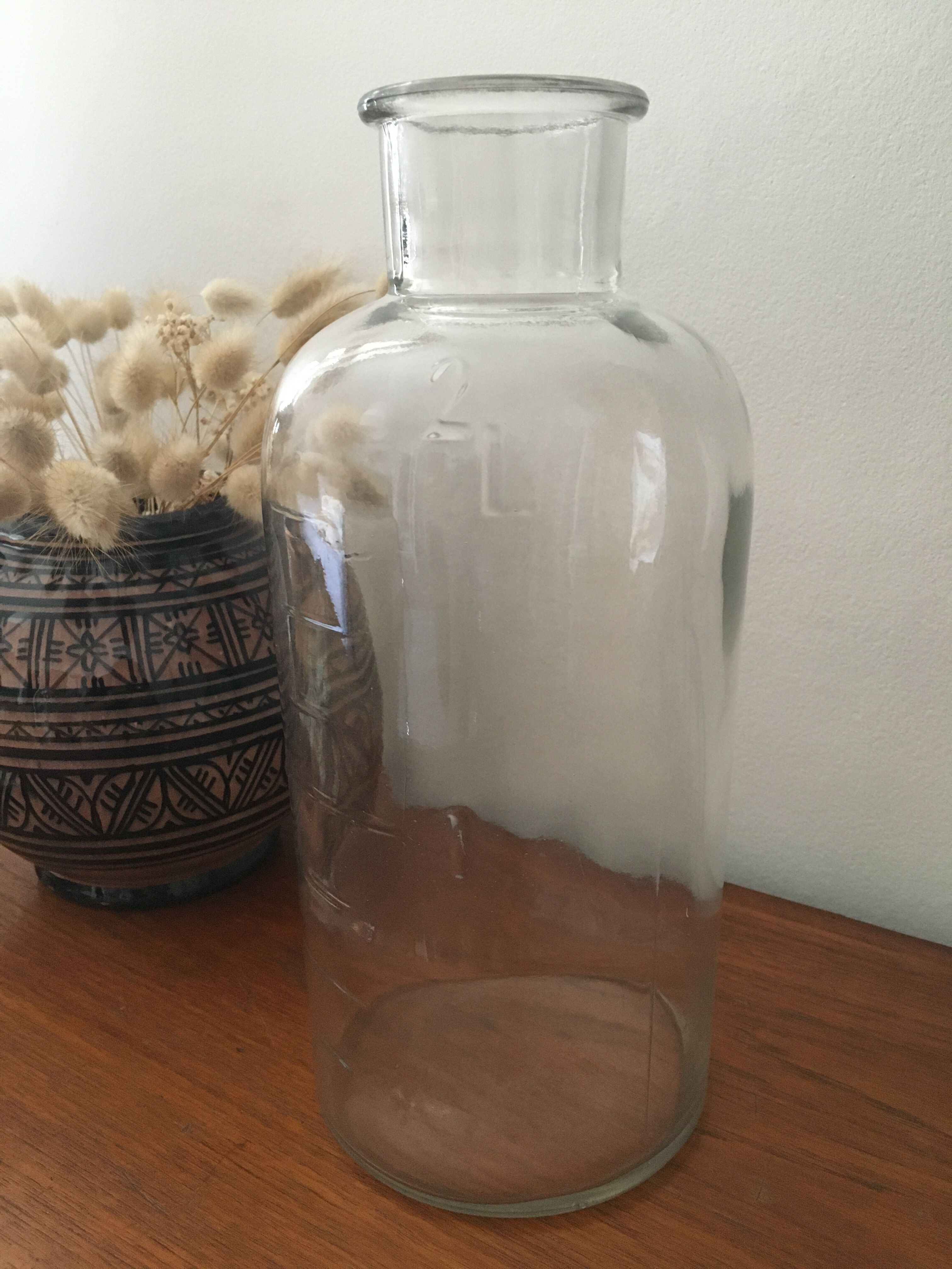 Measuring apothecary pot