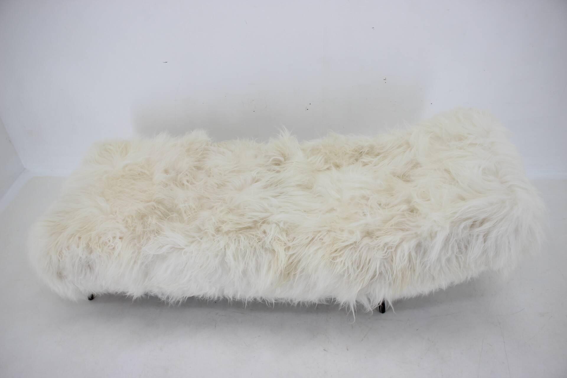 1960s Exclusive Daybed in Sheep Skin