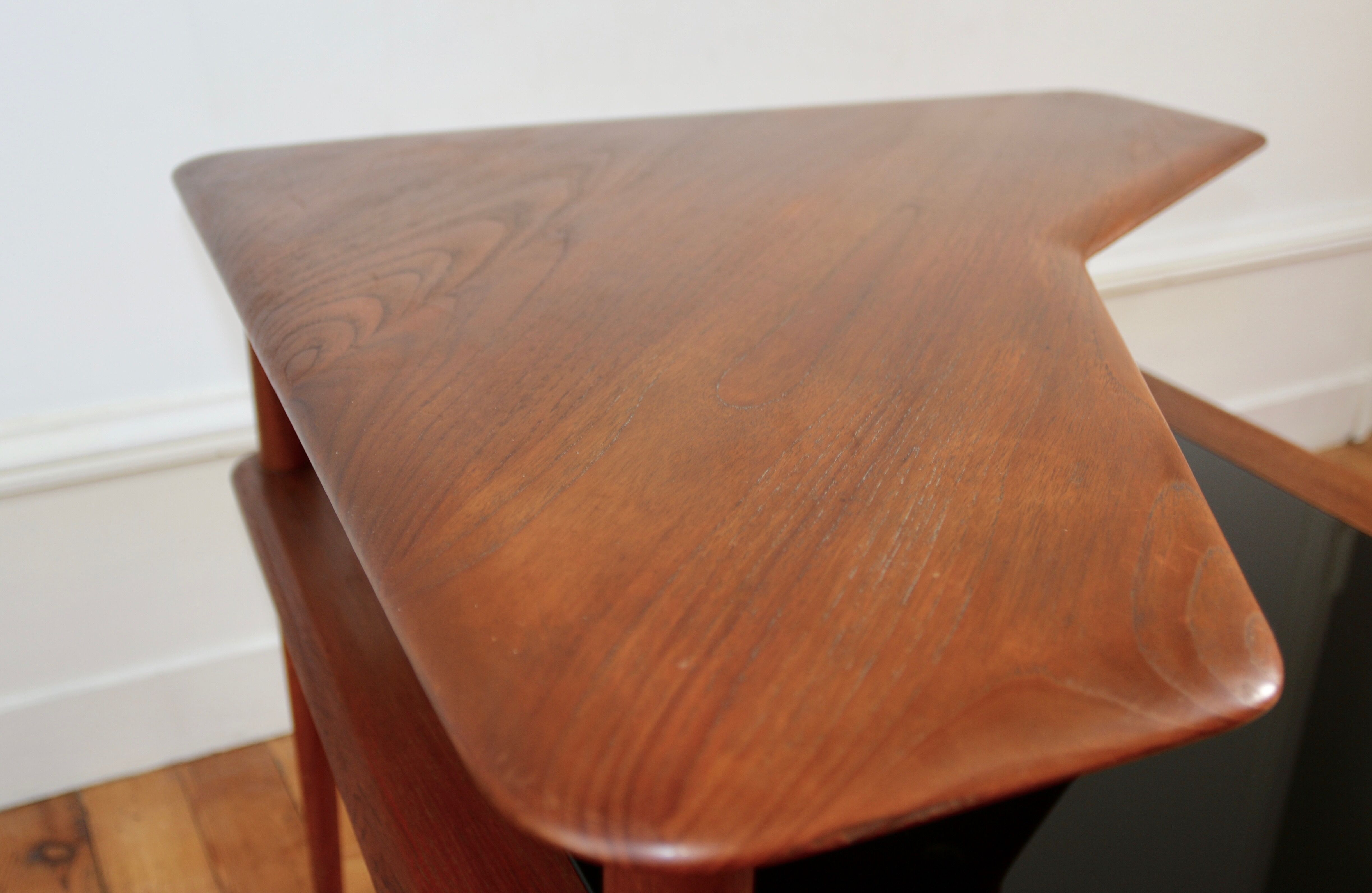Coffee table angle "Minerva" Peter Hvidt 50s teak